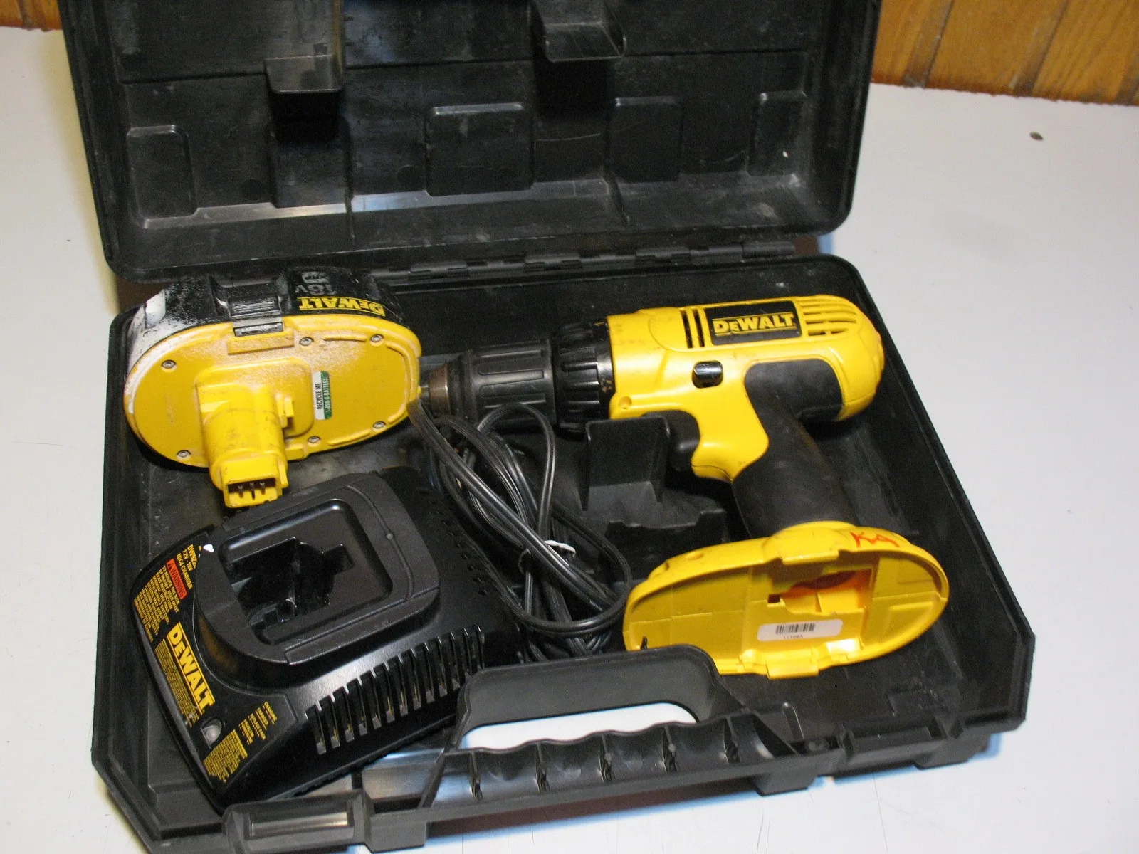 DeWalt 18 Volt Drill Package image indicator(7)