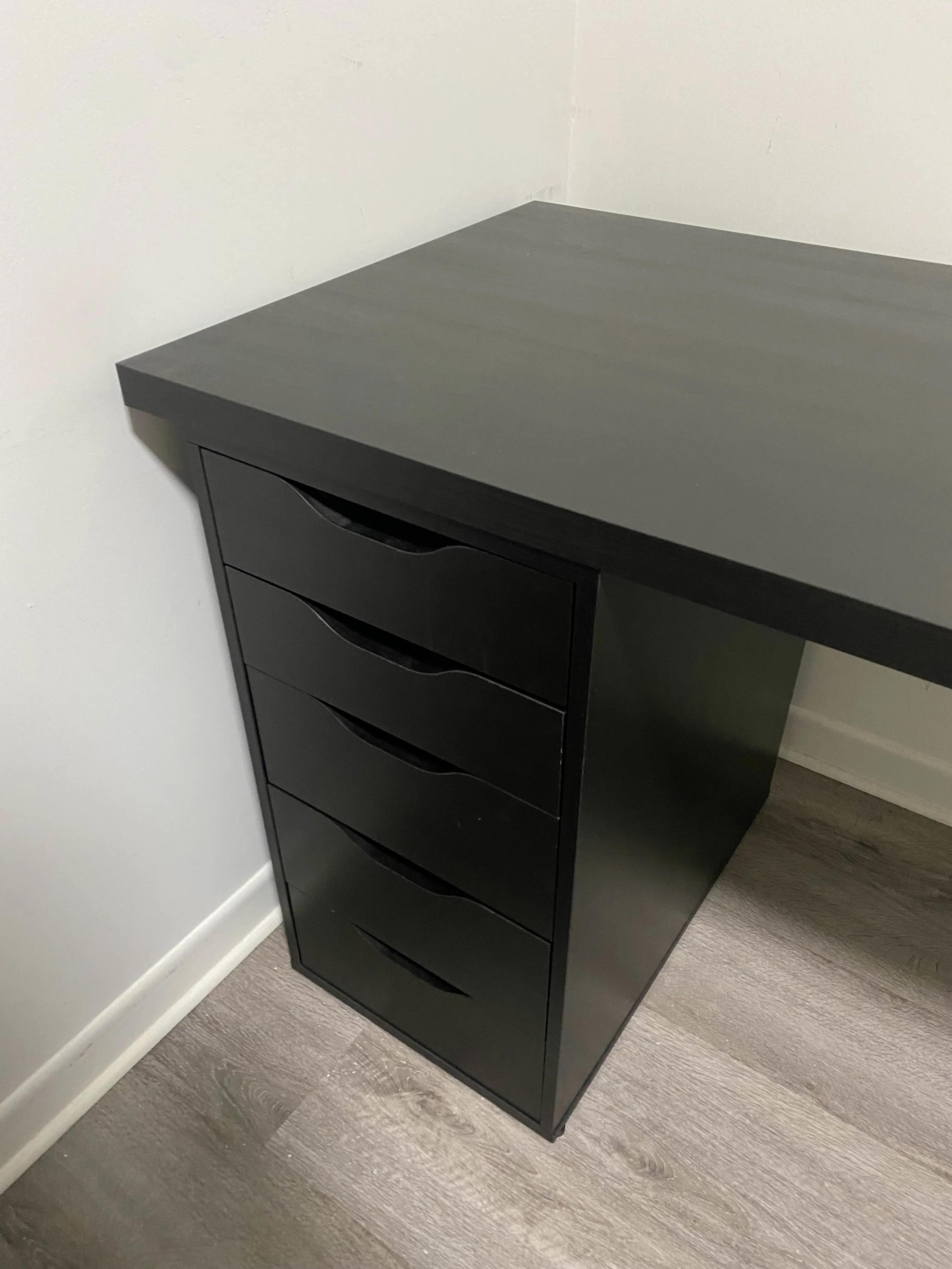 IKEA Desk with ALEX Drawers – Great Condition image indicator(5)