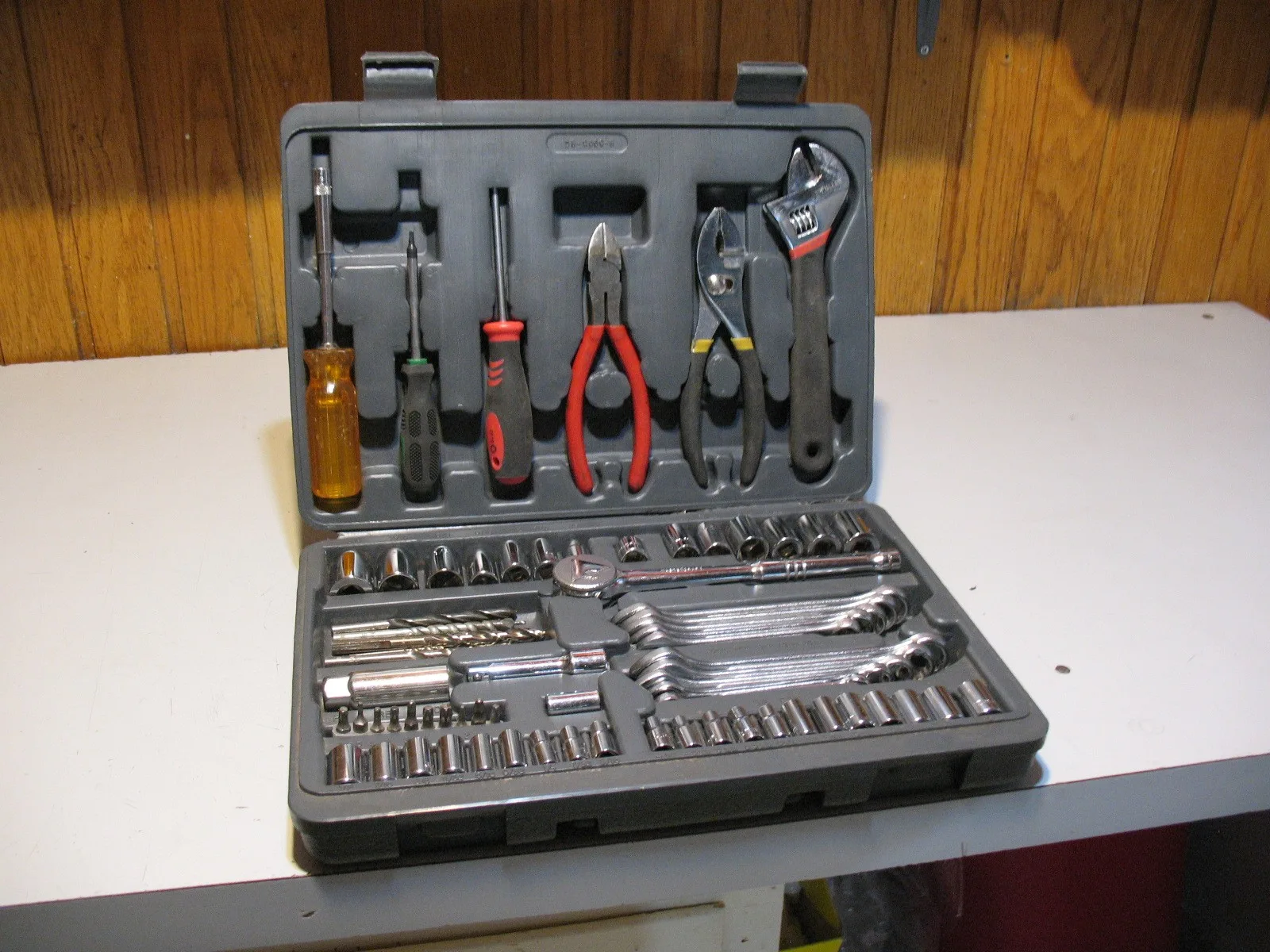 95 Piece Home Tool and Socket Set, LIKE NEW
