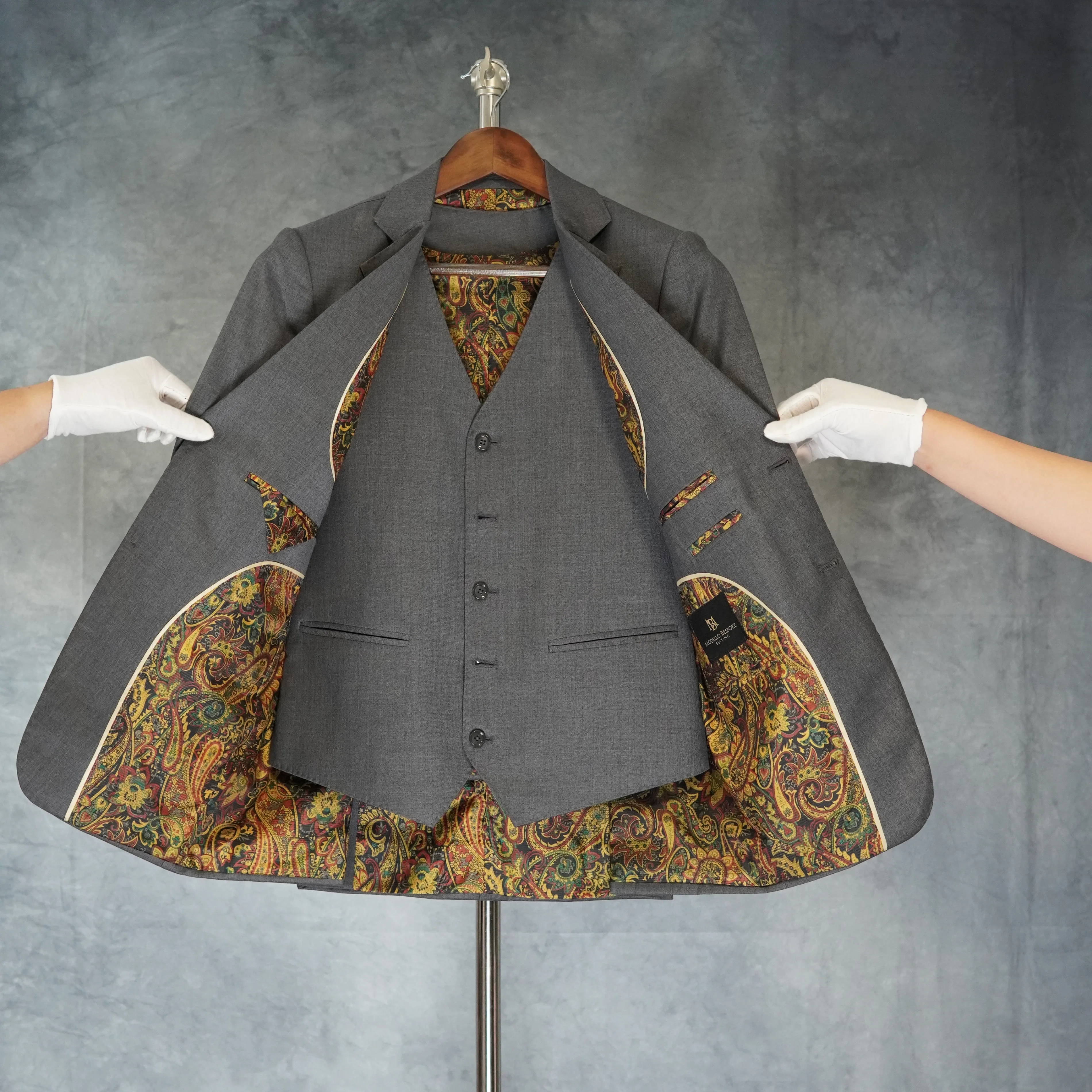 Custom 3-Piece Grey Suit by Modello Bespoke – Lazori Collection image indicator(3)