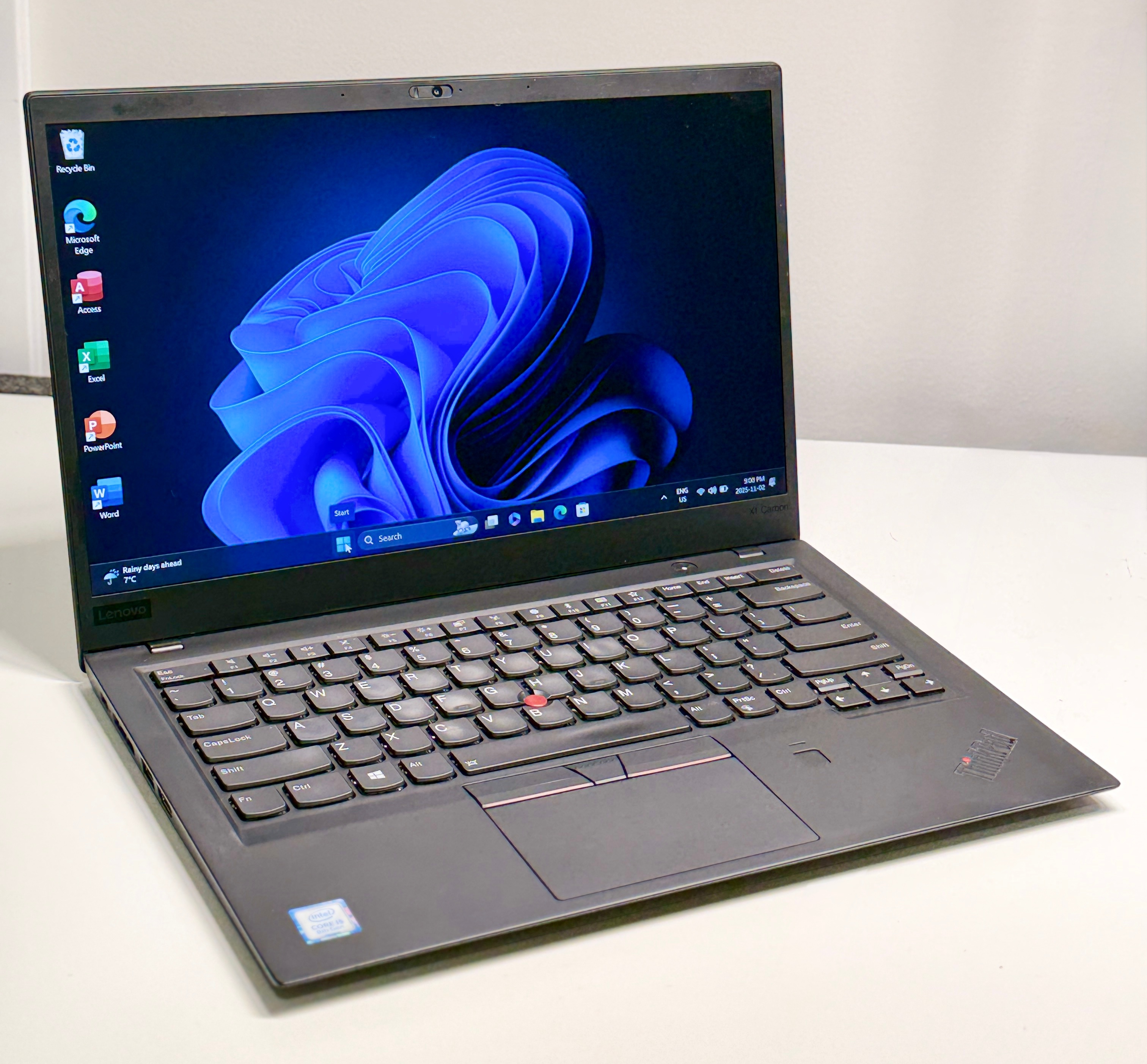 Lenovo X1 Carbon 14" Laptop / i5-8250U / 8GB / 256GB - photo 2