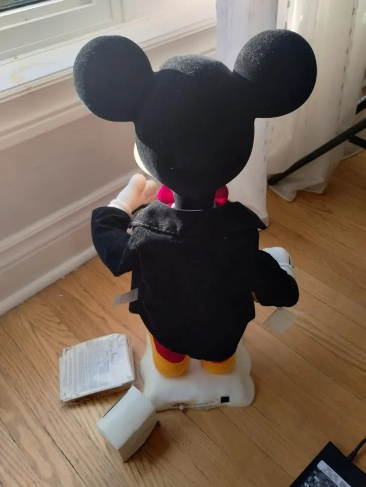 Vintage 1980s Telco Walt Disney 22" Mickey Mouse Christmas image indicator(3)