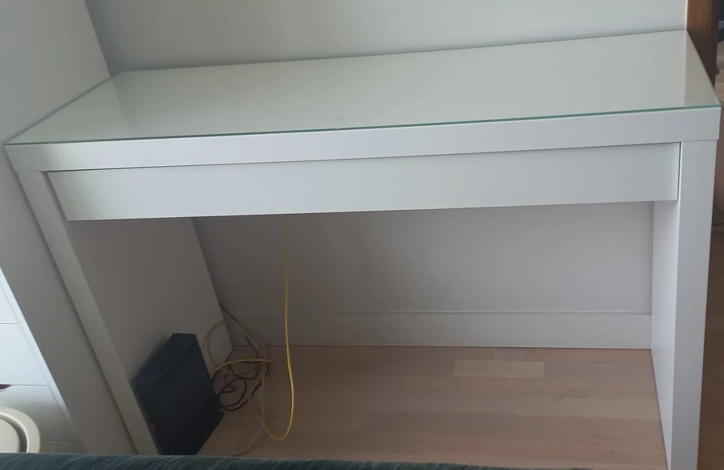 MALM Ikea dressing table (WHITE)