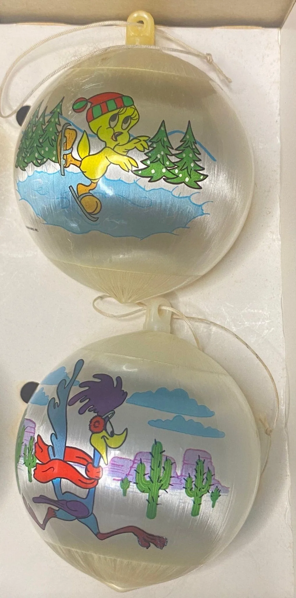Vintage Looney Tunes Threaded Christmas Ornaments image indicator(7)