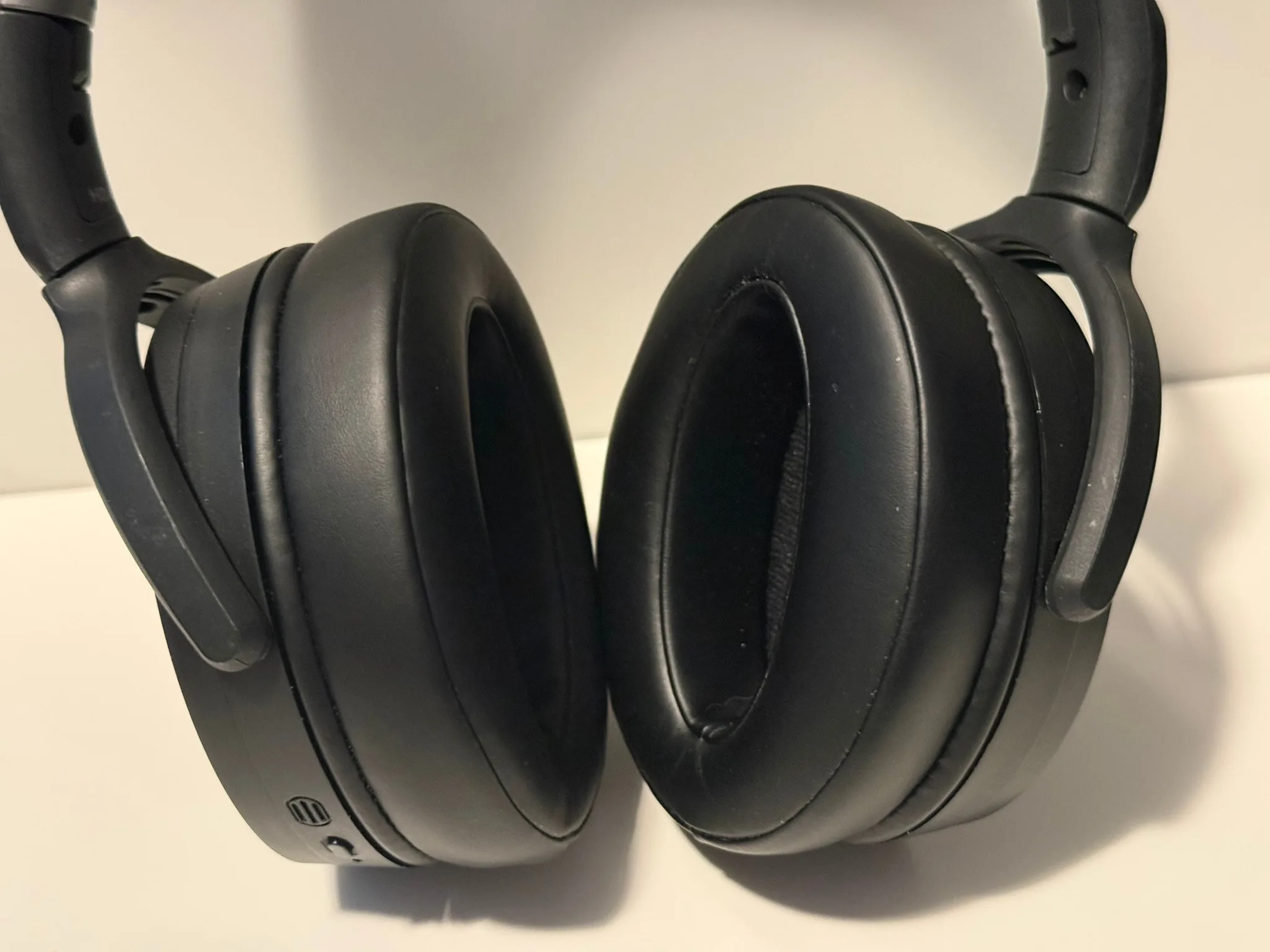 Sennheiser HD 450BT Wireless Headphones image indicator(5)