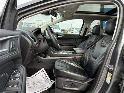 2024 Ford Edge Titanium Moonroof AWD image indicator(2)