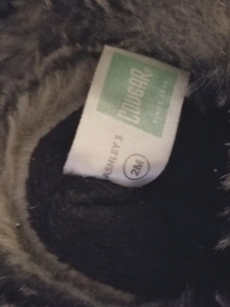 2 pairs girl's winter/rain/snow boots  Sizes 1-2M image indicator(2)