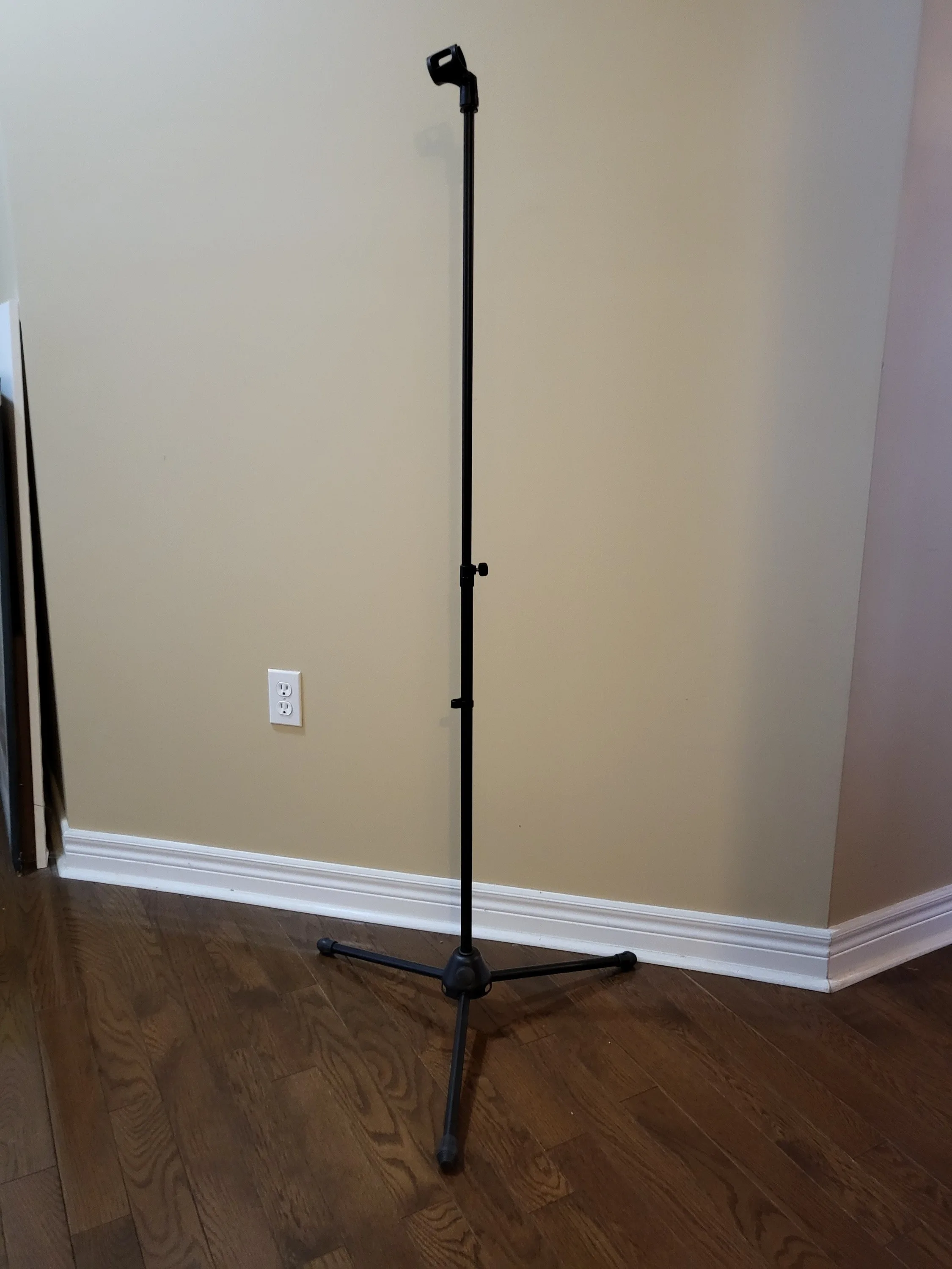 Microphone Stand – Height Adjustable Tripod