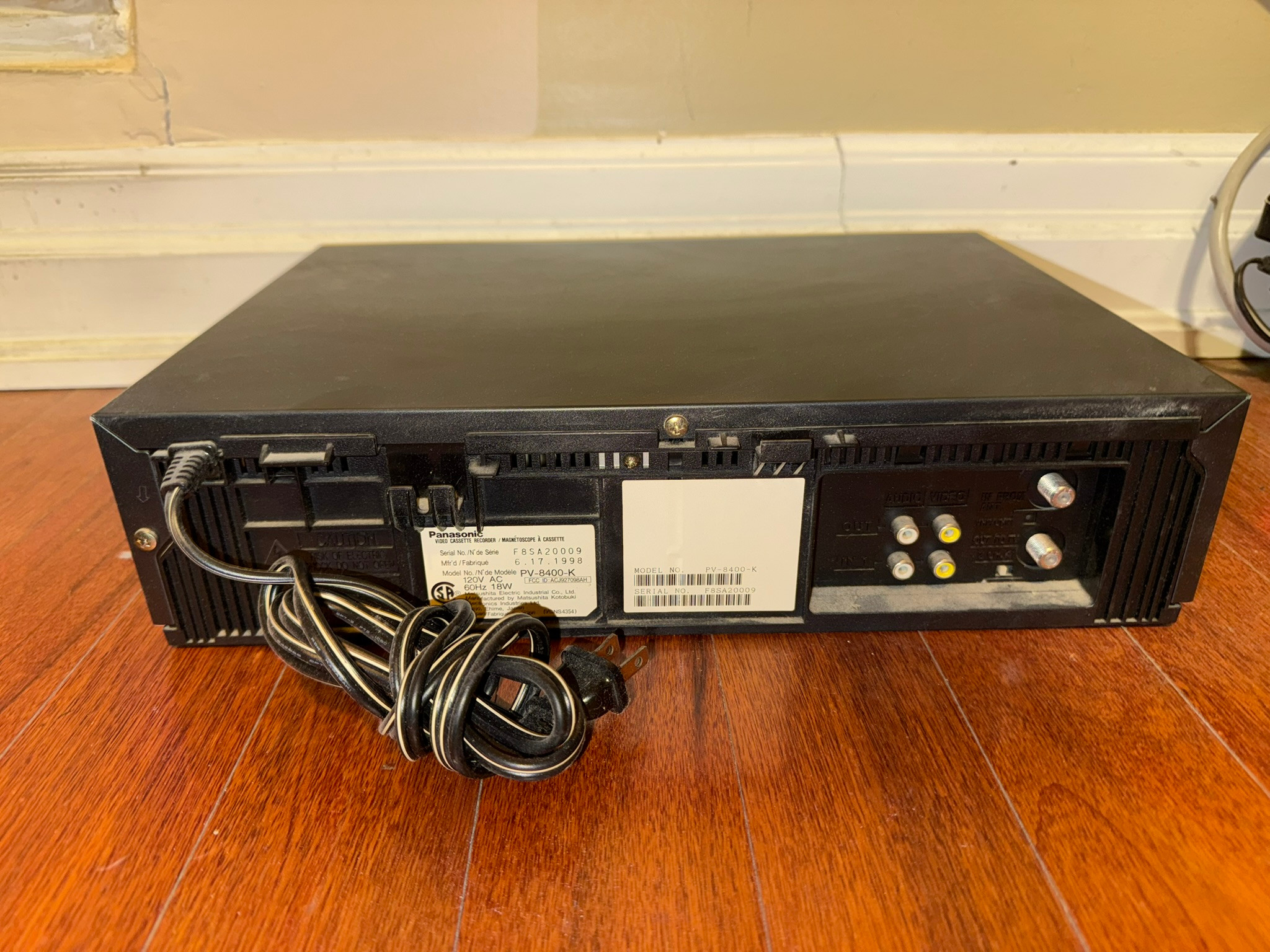 Panasonic PV-8400 VCR - photo 2