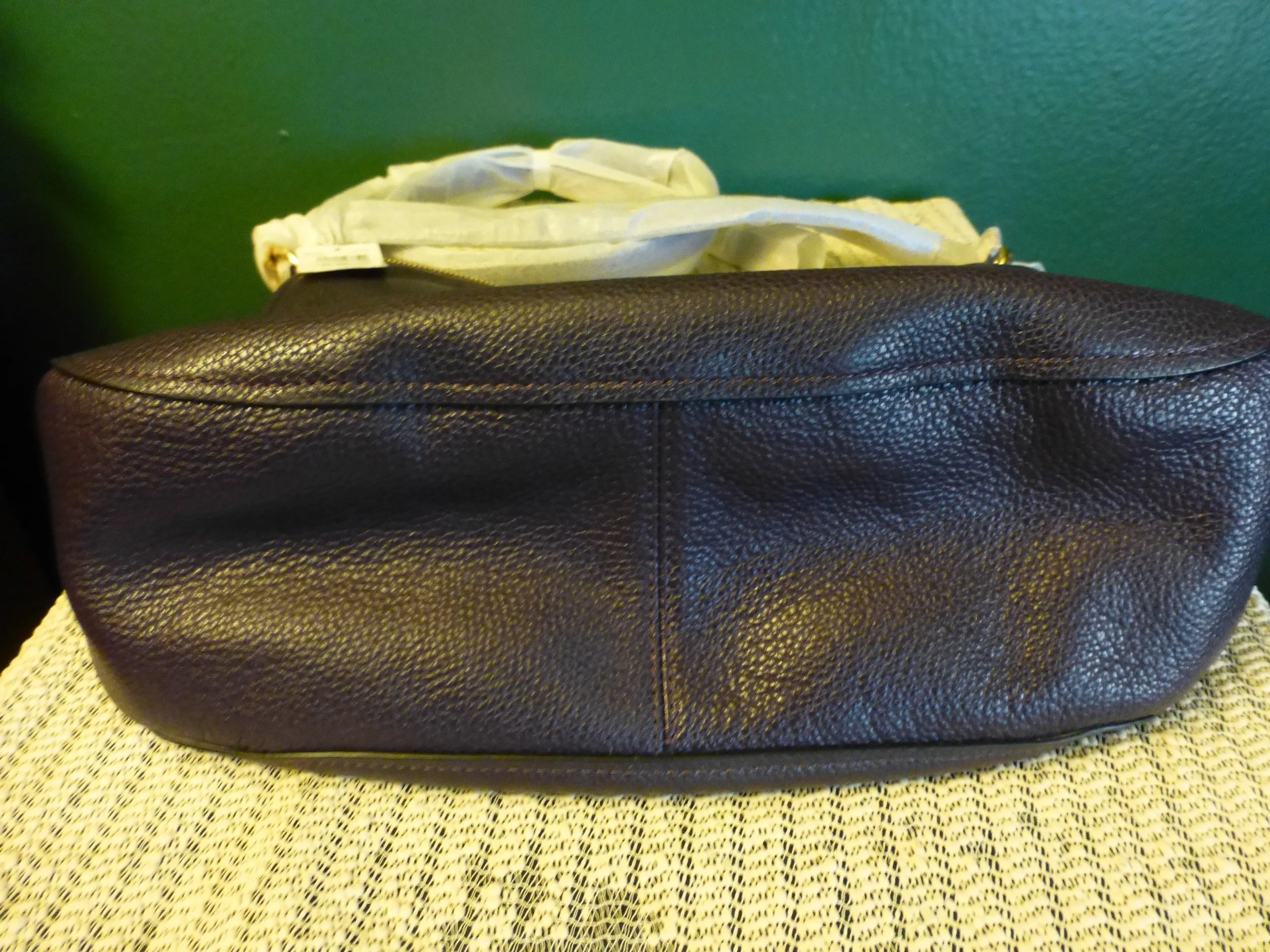 .  Pebbled Turnlock Hobo Women's Handbag image indicator(3)