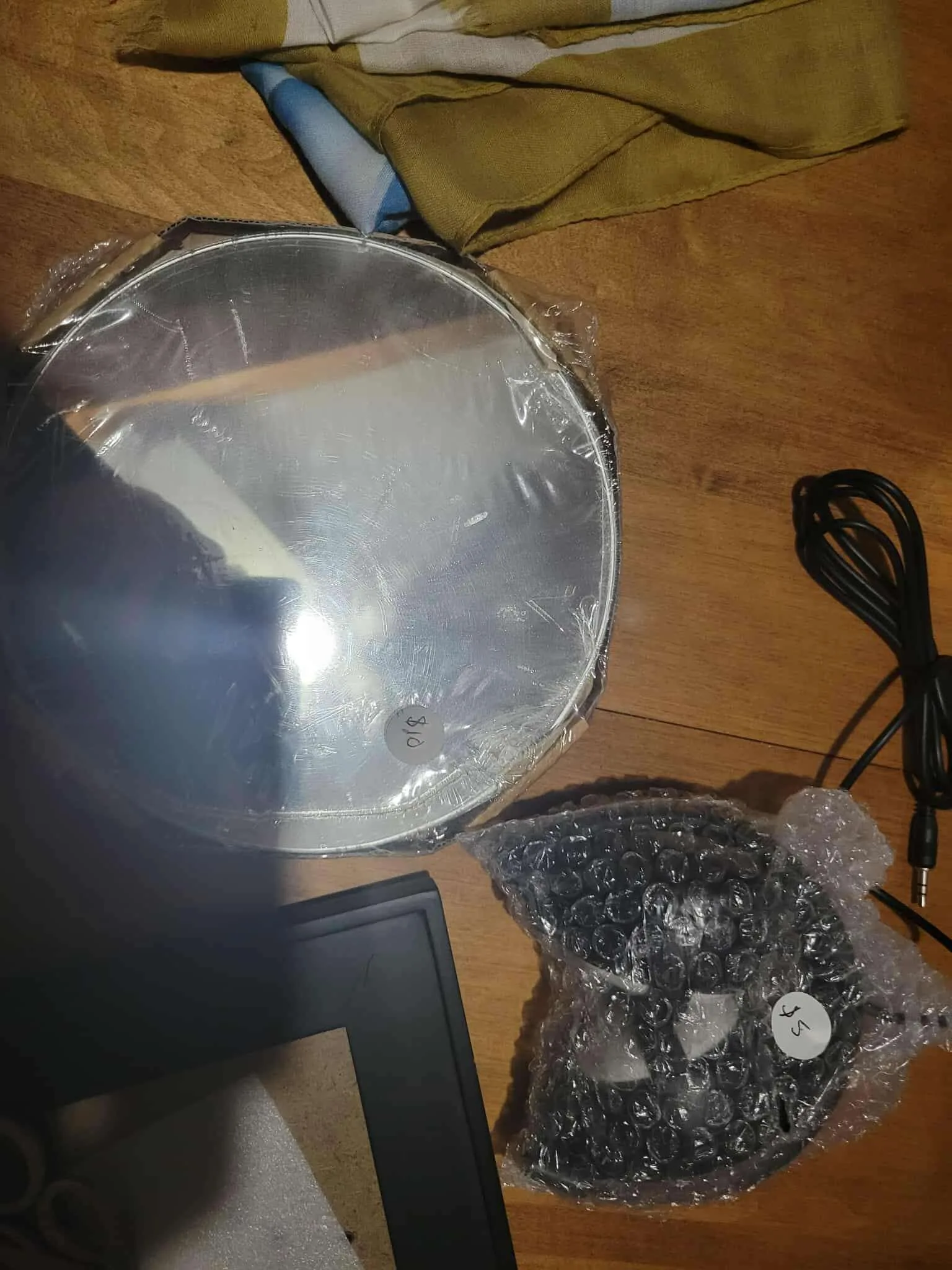 Knick-knacks 2 image indicator(3)