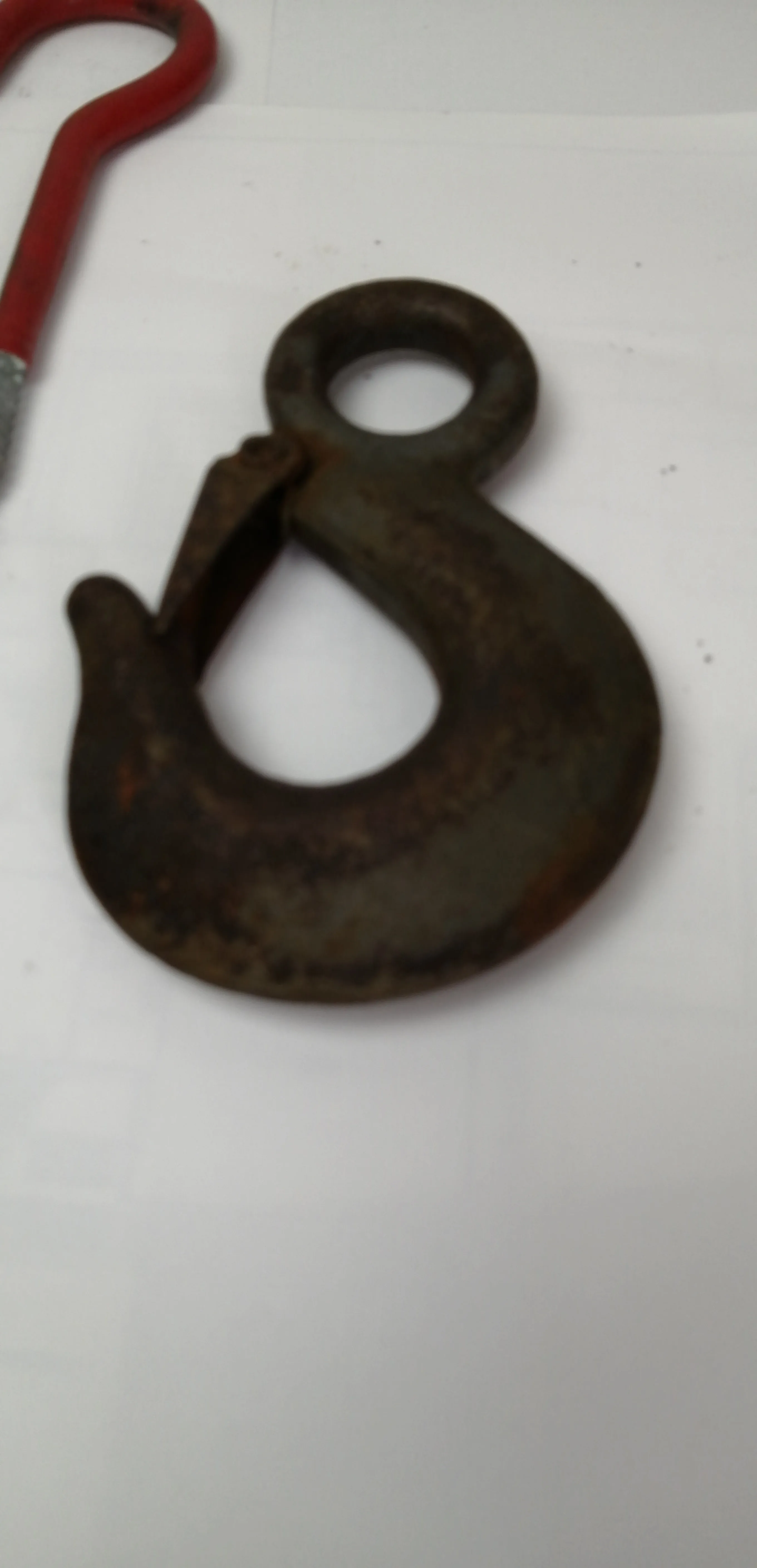 Man Mixed Lot:pulleys, lifting hook, carpenter plumb, reg.hooks image indicator(8)