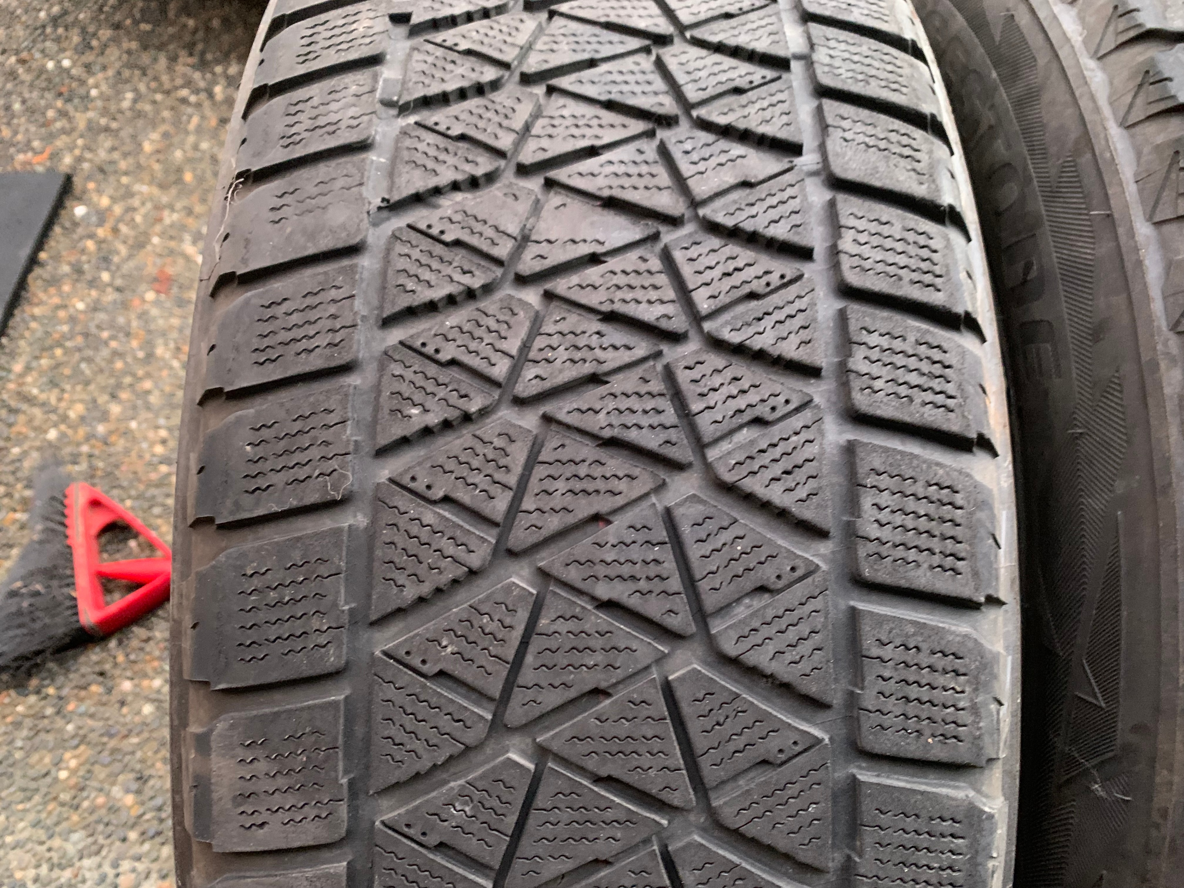 PAIR of Black steel rims mounted with bridgestone Blizzak DMV2 - photo 2