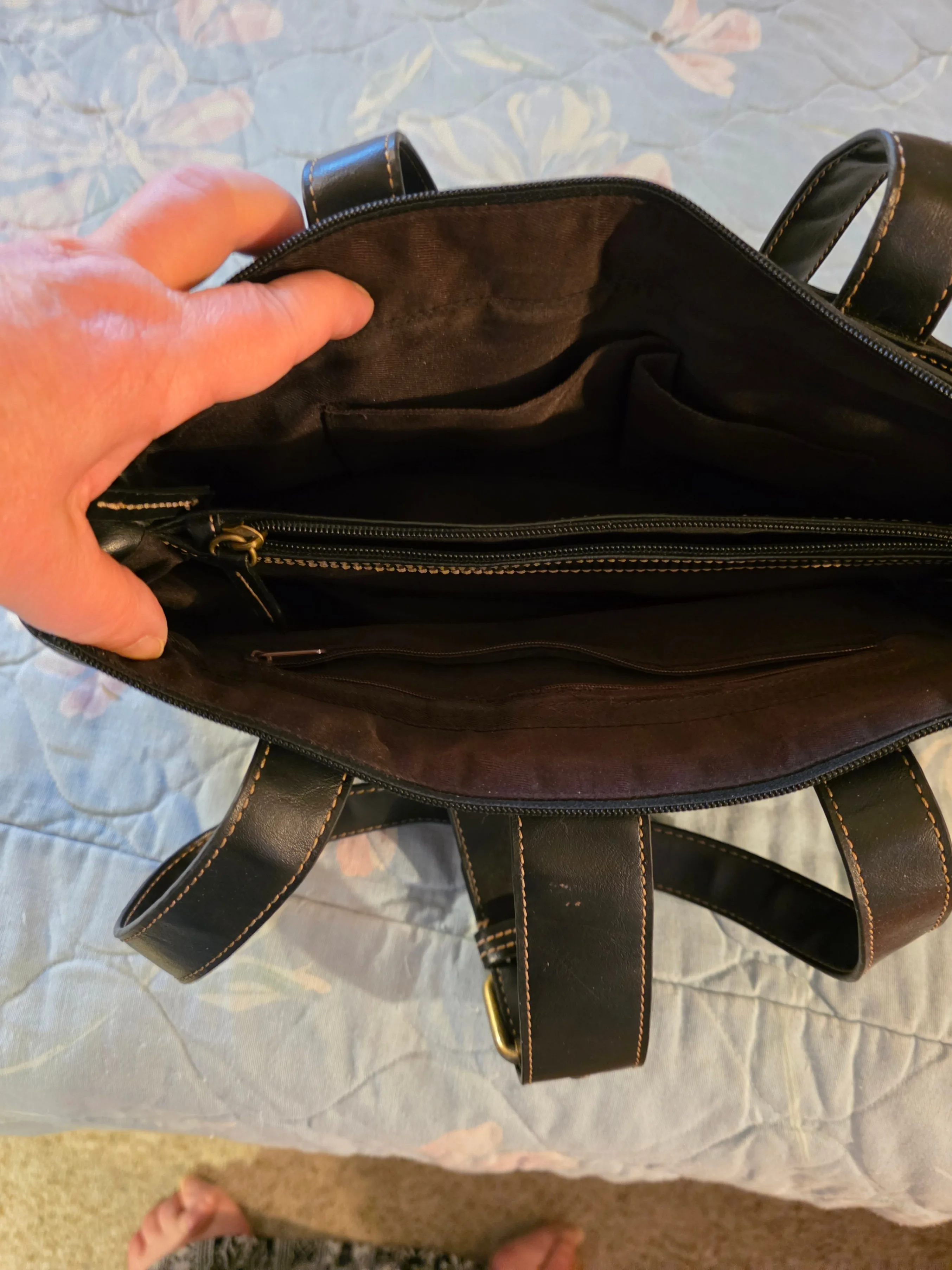 Black Leather Handbag image indicator(4)