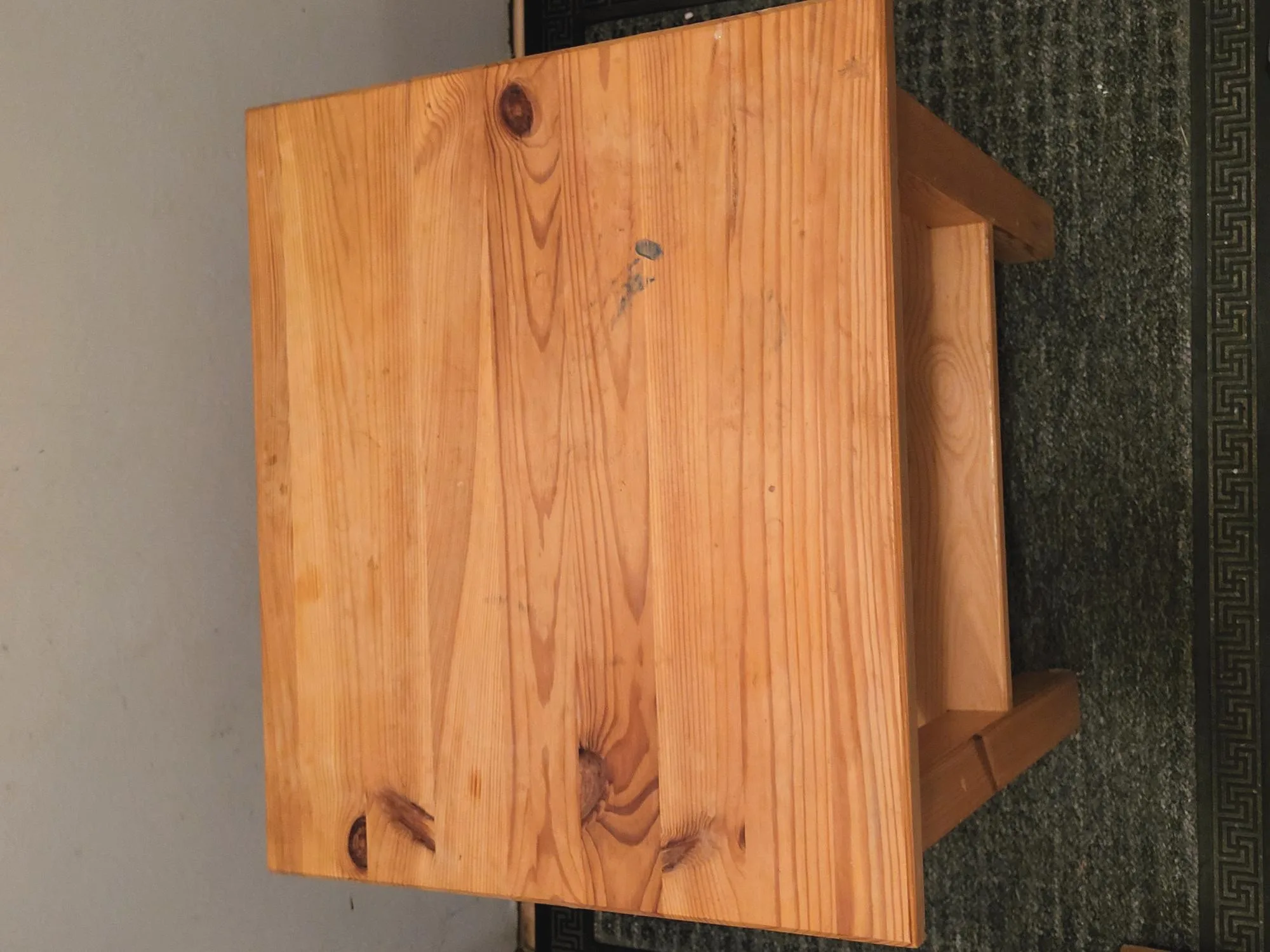 Small 2-level solid wood side table image indicator(3)