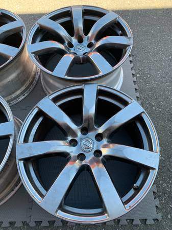 Set of Nissan GTR 20X9.5/10.5 Forged Rays Eng rims in good cond - photo 2