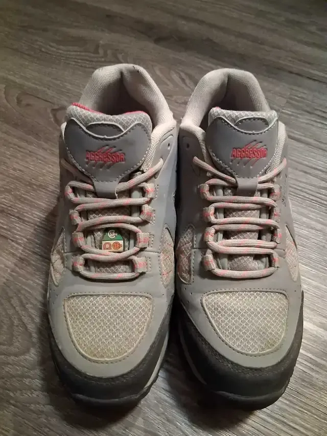 Steel toed Aggressor Shoes size 9 thumbnail