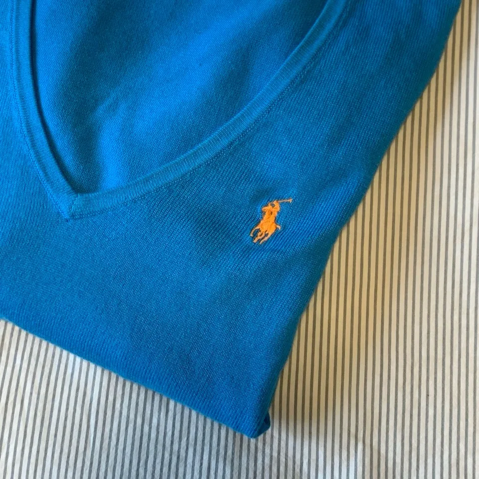 polo V-neck sweaters image indicator(5)