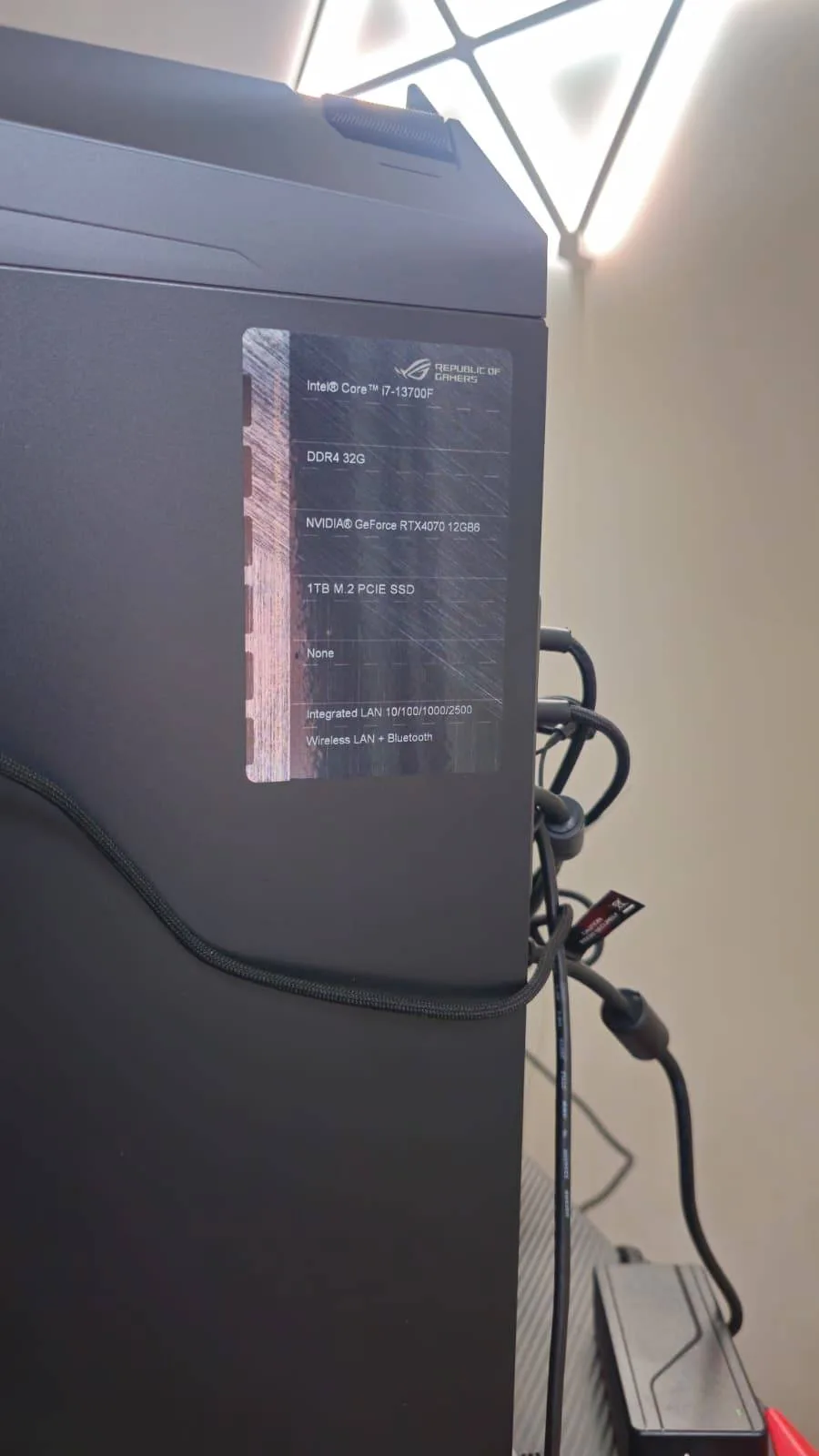 ASUS ROG Strix G16 (i7-13700F + RTX 4070 + 32 GB RAM + 1 TB SSD) image indicator(5)