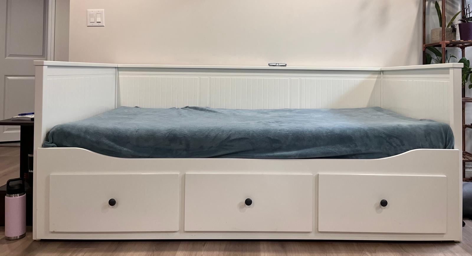 3-Drawer Daybed – Excellent for Guest Rooms & Small Spaces - photo 4