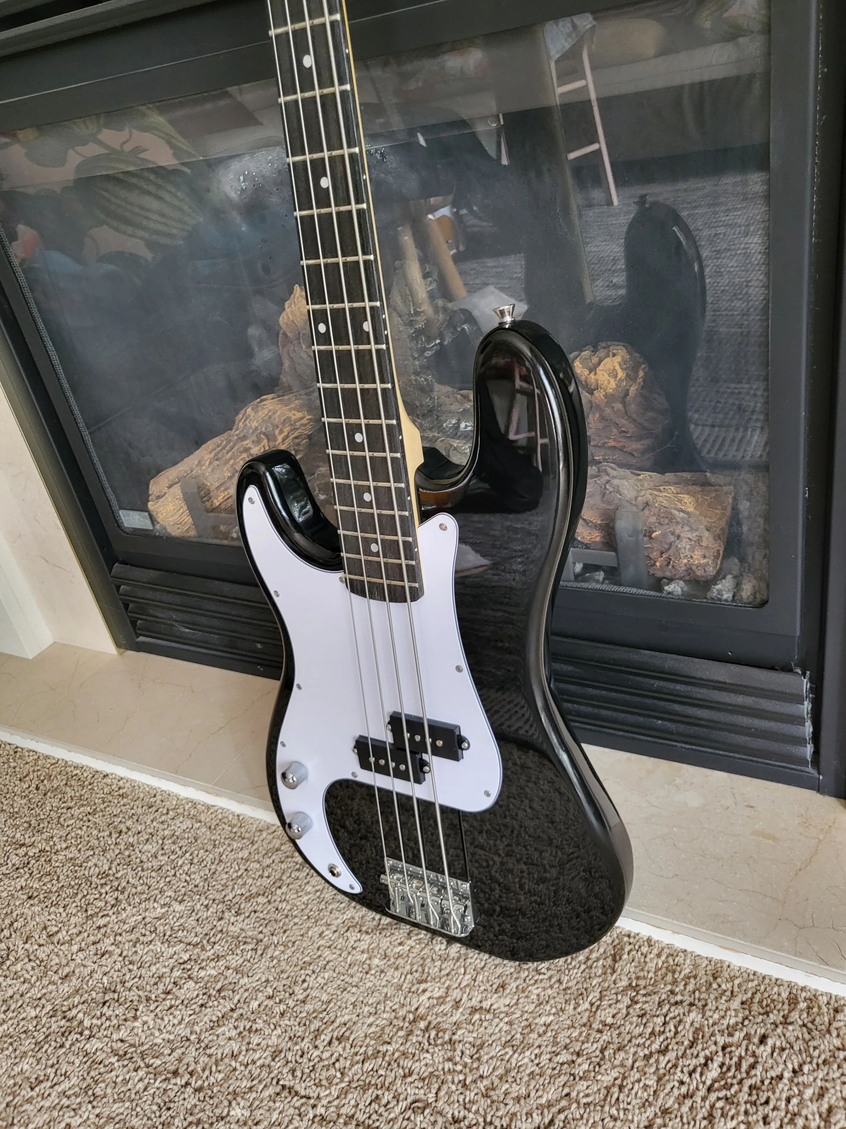 Left-Handed Precision Style Bass Guitar Brand New Black Package image indicator(2)