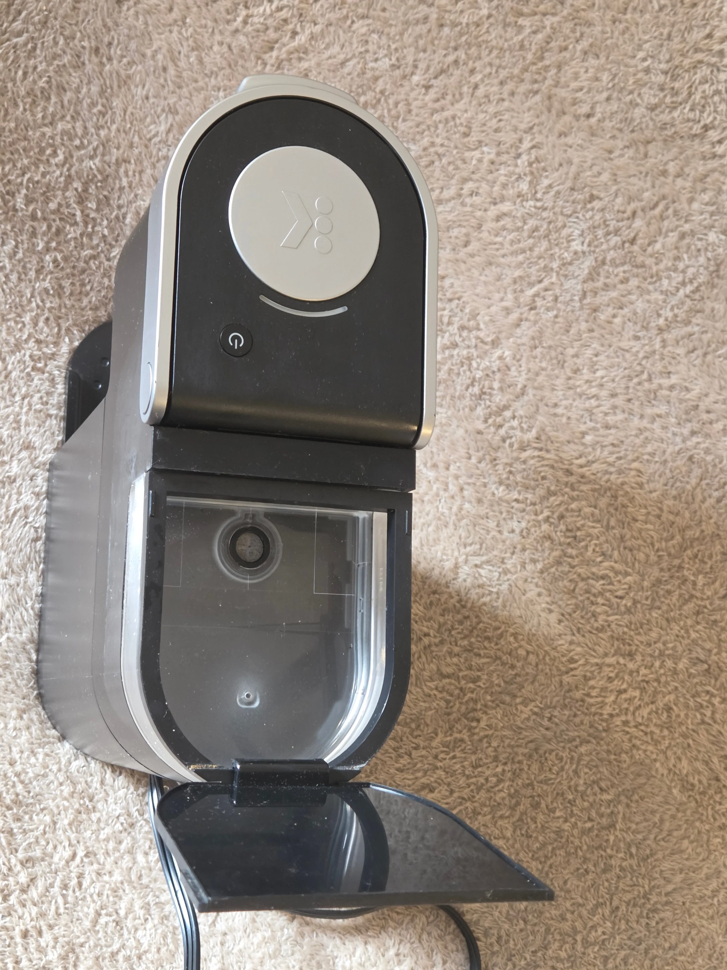 Keurig compact K-Cup coffee maker, black image indicator(5)