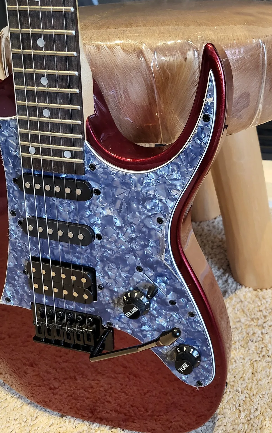 Full Size Electric Guitar HSS Pickups,Tremolo Bridge, Maple Neck image indicator(5)