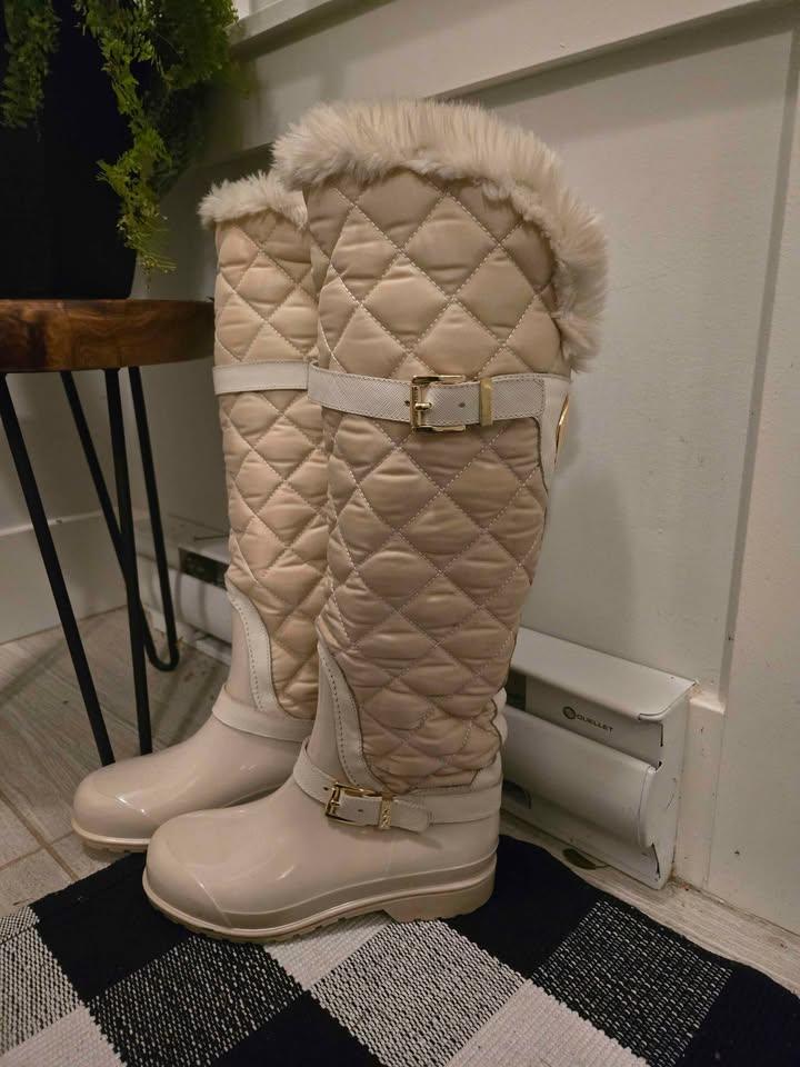 Michael Kors womens snow boots size 6 - photo 3