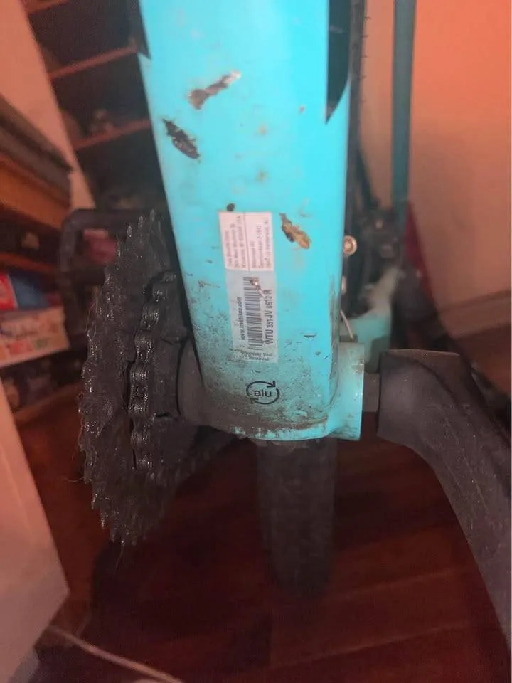 Trek Marlin 5 Gen 2 M/L Volt to Miami Green Fade Mountain Bike image indicator(8)