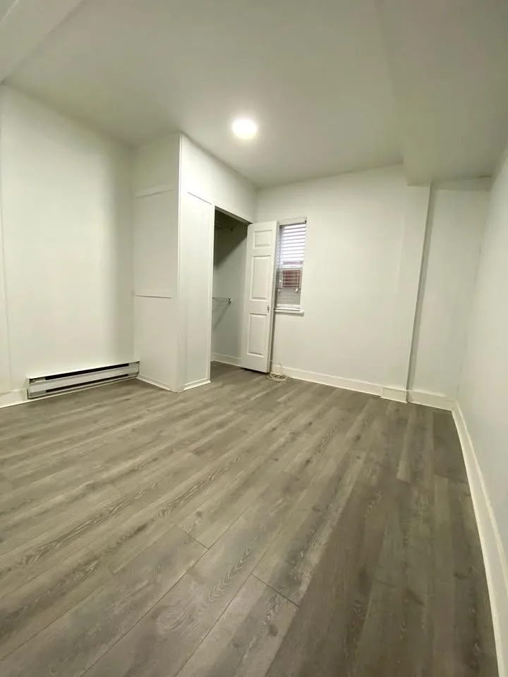 Ground level 2 Bedroom Basement image indicator(5)