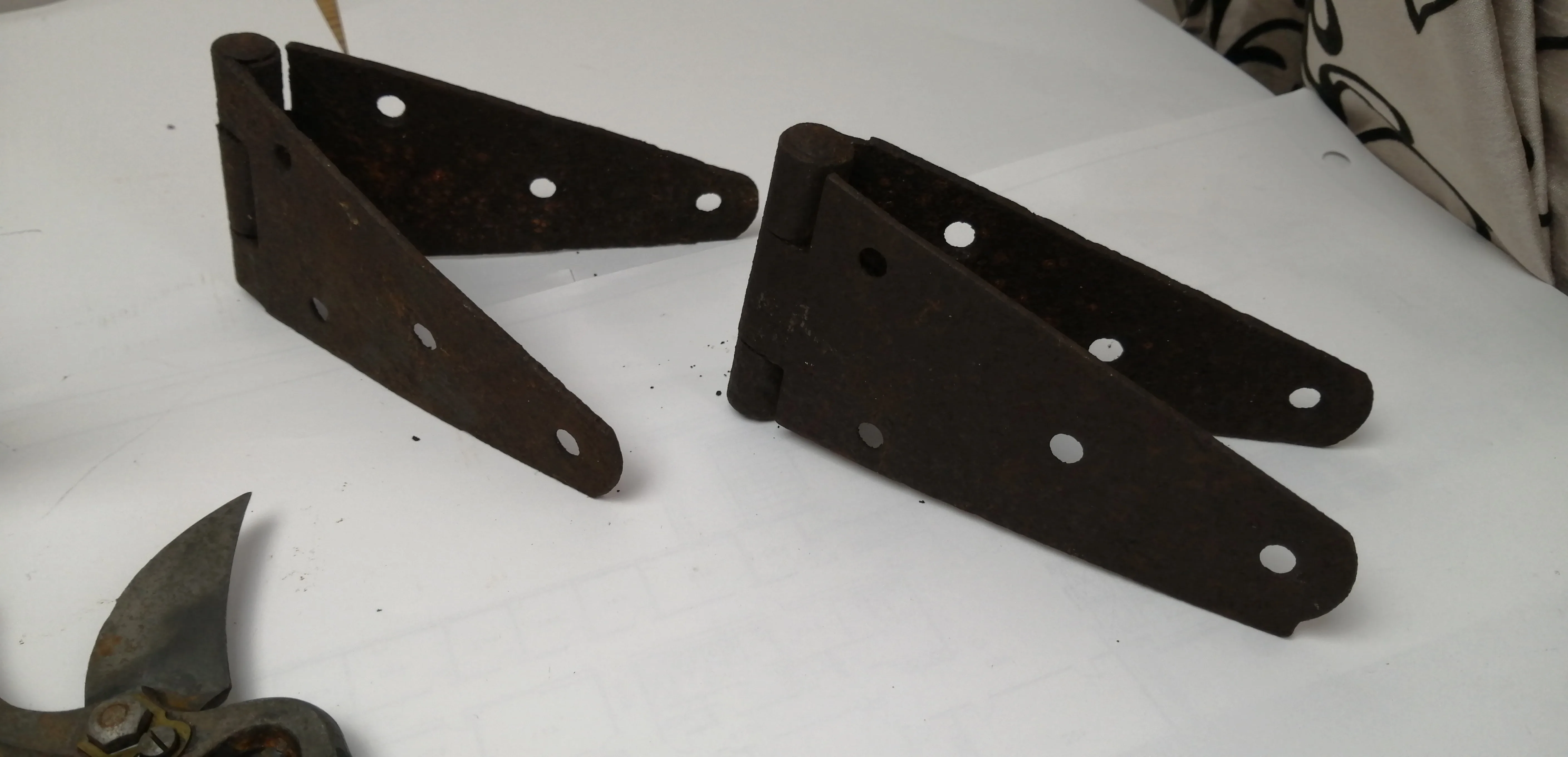 Vintage Garden Farm Lot Garden Sheers Scissors Sprinkler Hinges image indicator(3)