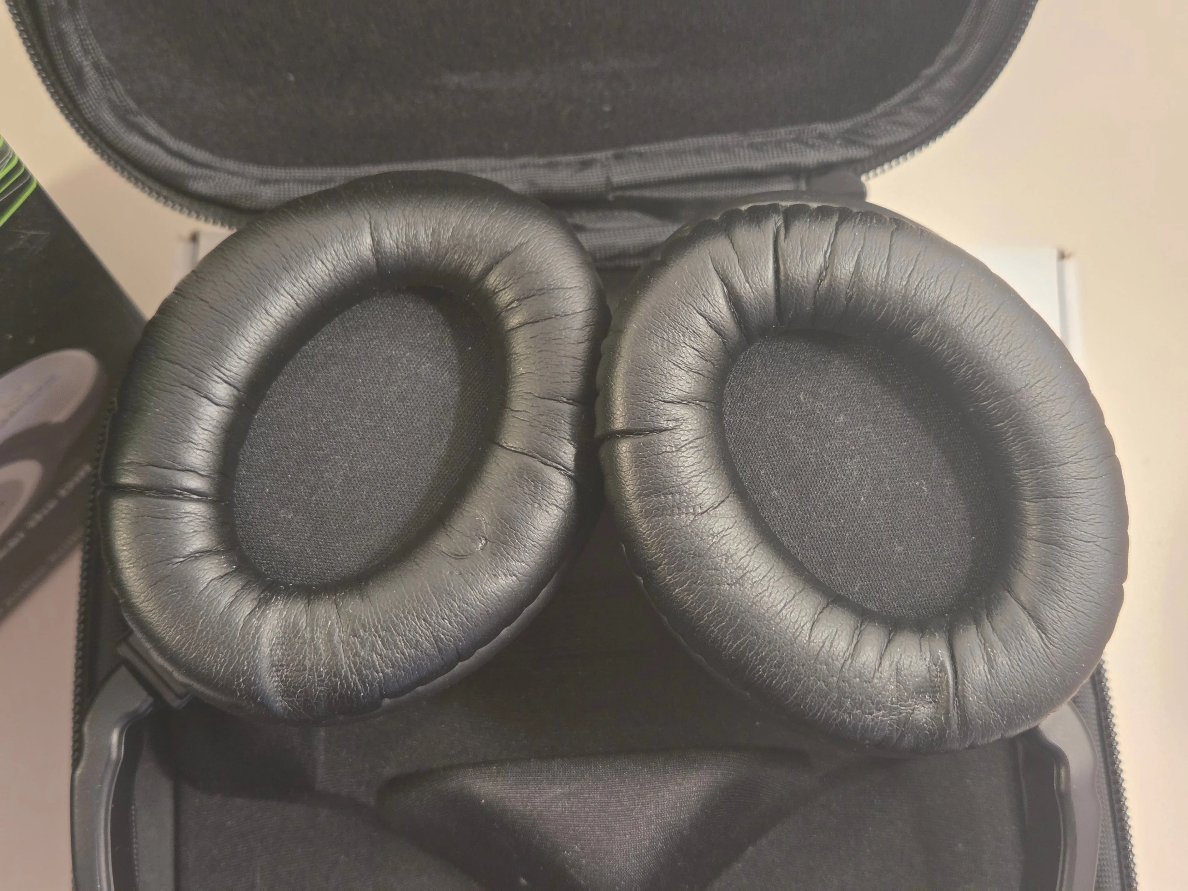 Able Planet NC500SC Noise-Cancelling Over-Ear, Wired image indicator(8)