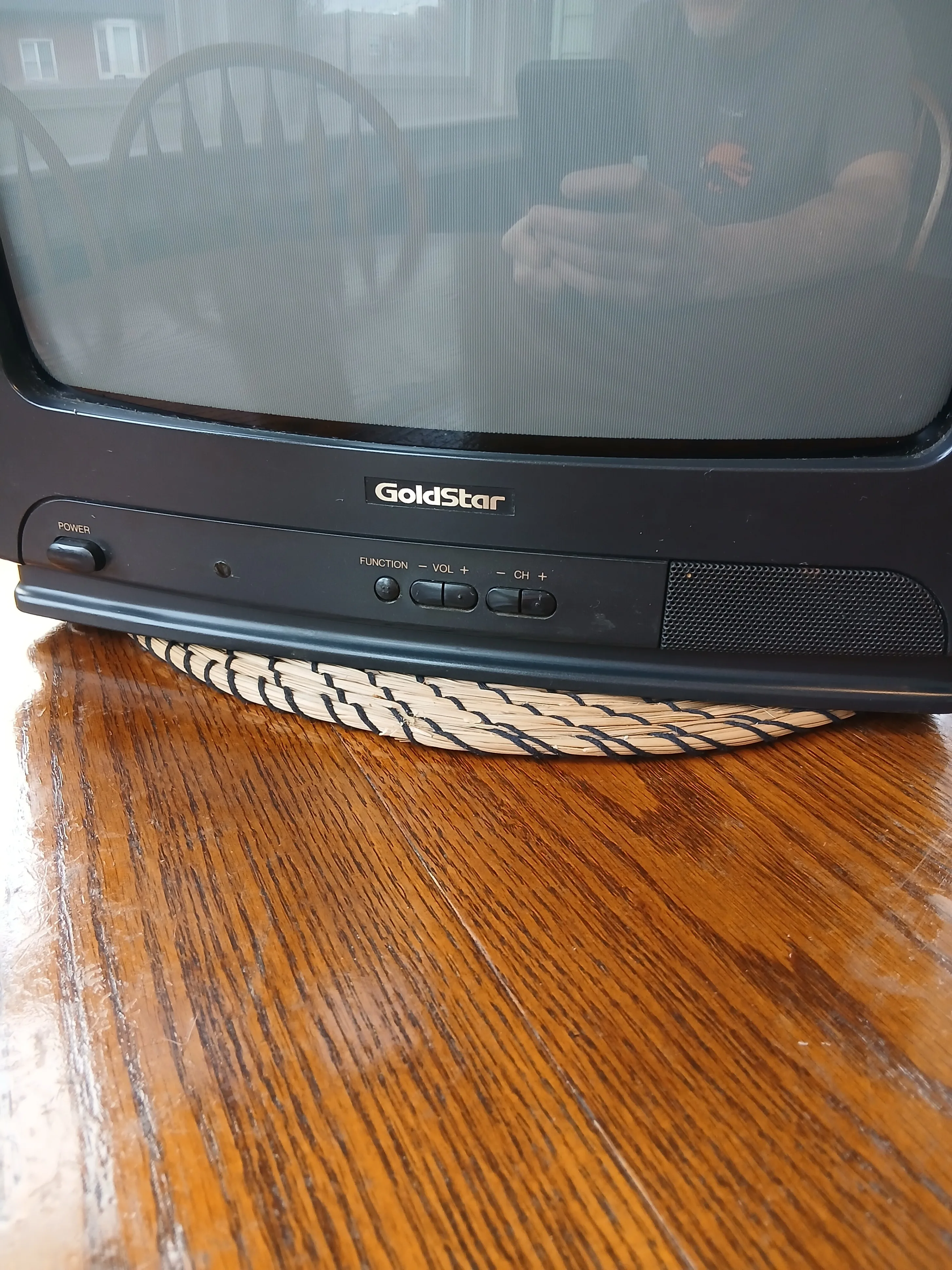 Vintage Retro Gaming TV Goldstar 13 3/4" CN-14A80 1993 image indicator(4)