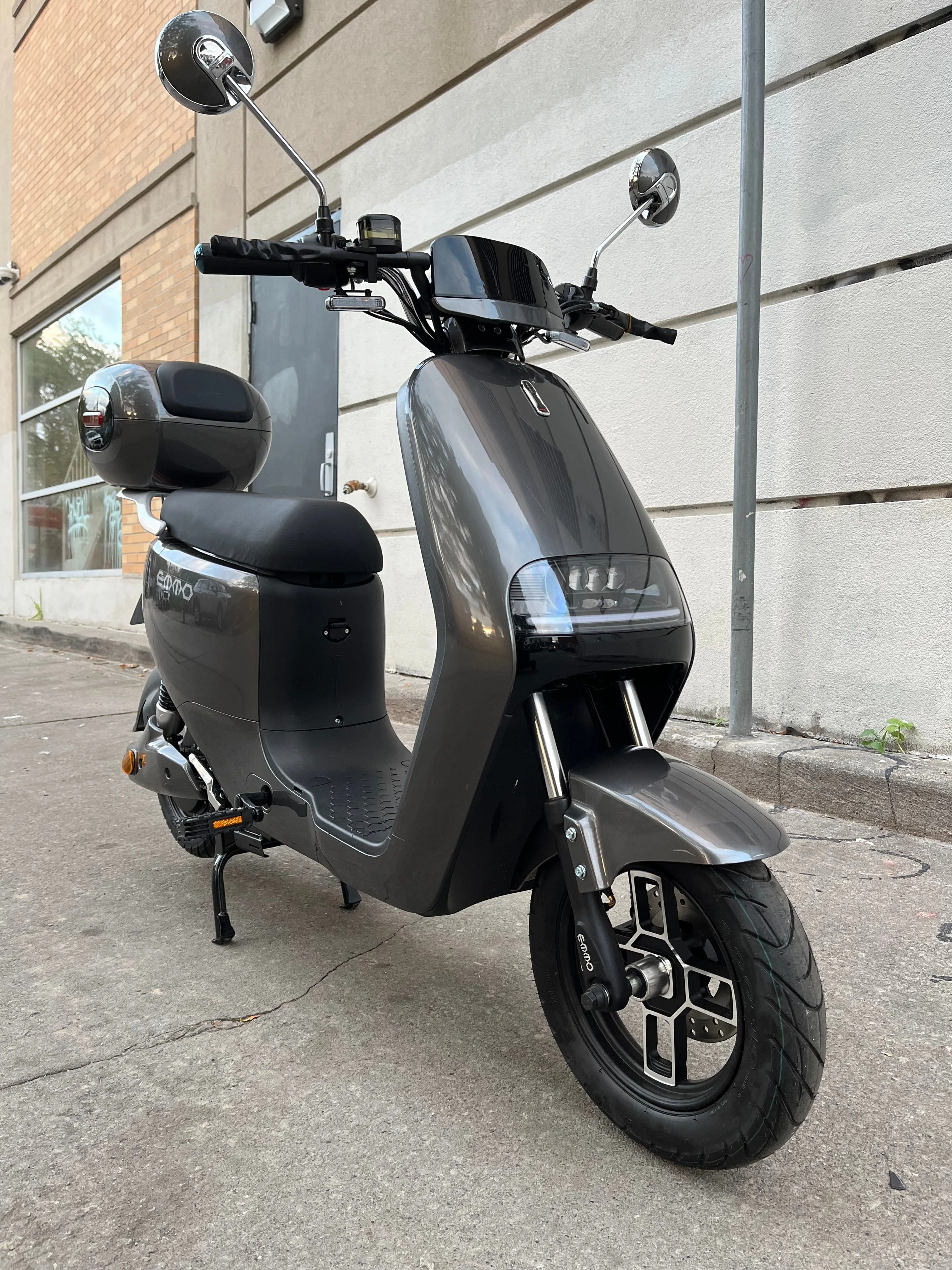 EMMO ADO Electric Moped | Showroom Demo / Full Warranty image indicator(6)