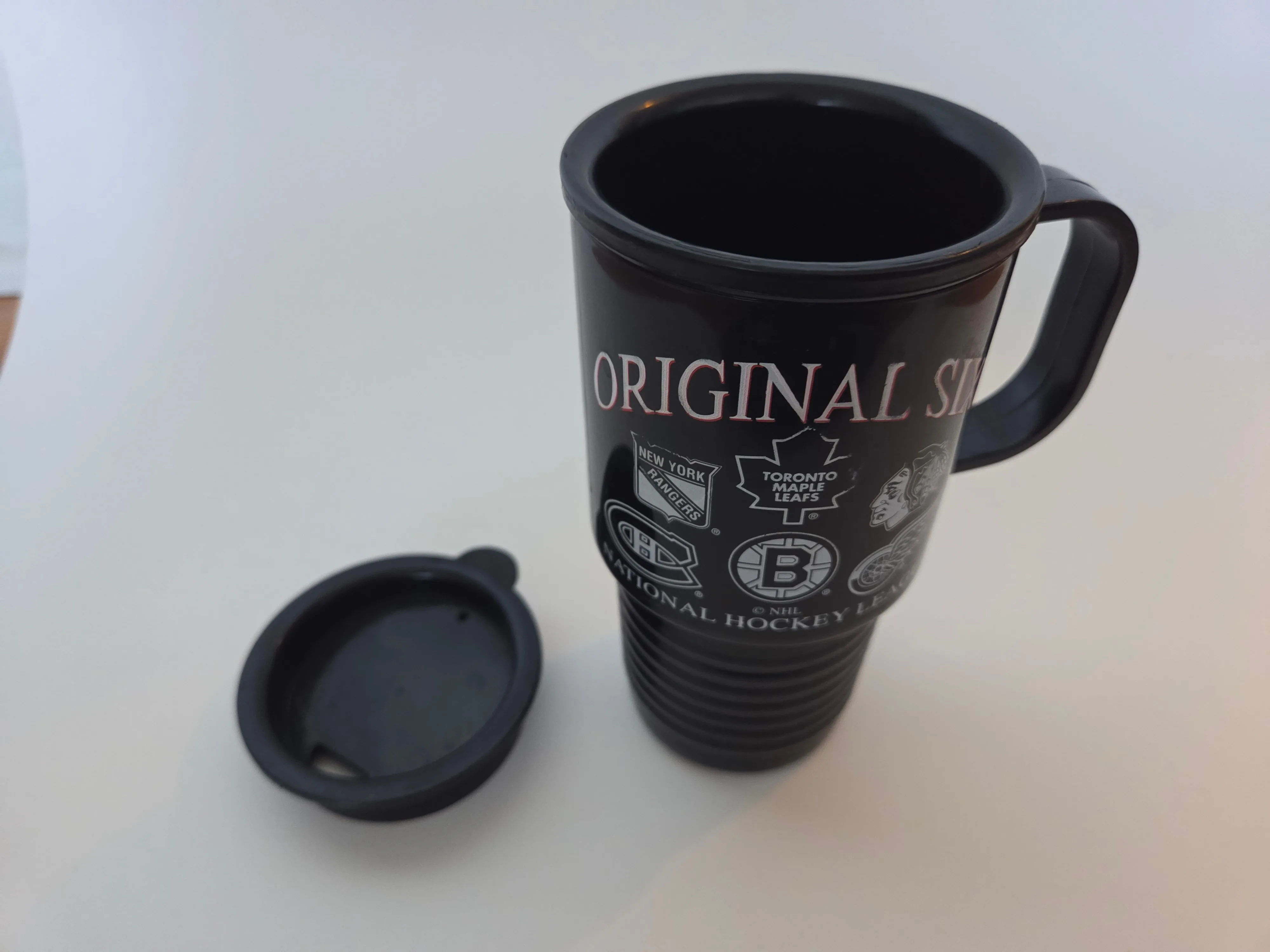 NHL Original Six Travel Mug, black, 16 oz image indicator(5)