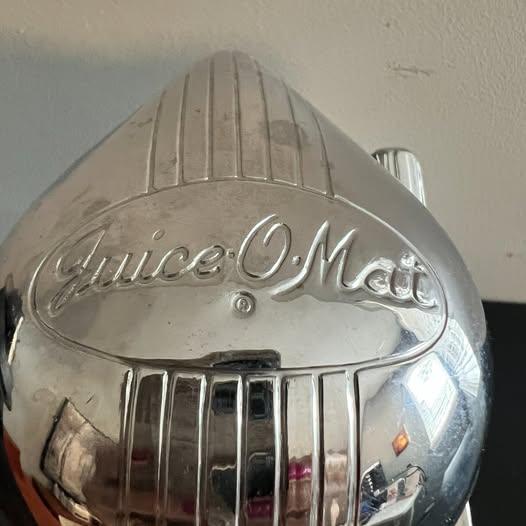 Collector Vintage 1940's Juice O-Mat Metal Citrus Juicer - photo 5
