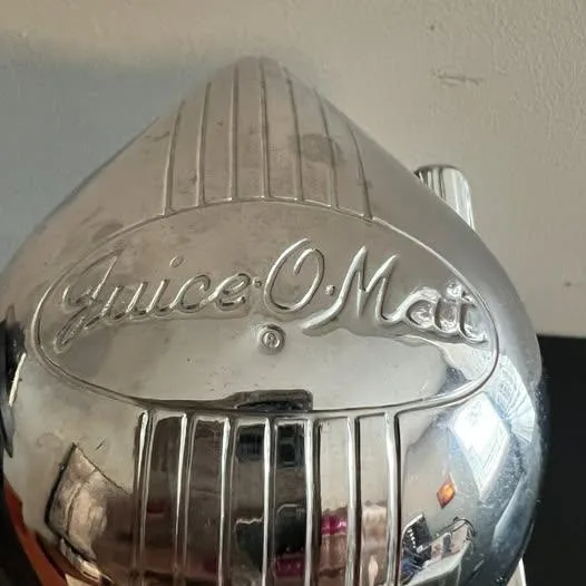 Collector Vintage 1940's Juice O-Mat Metal Citrus Juicer image indicator(5)
