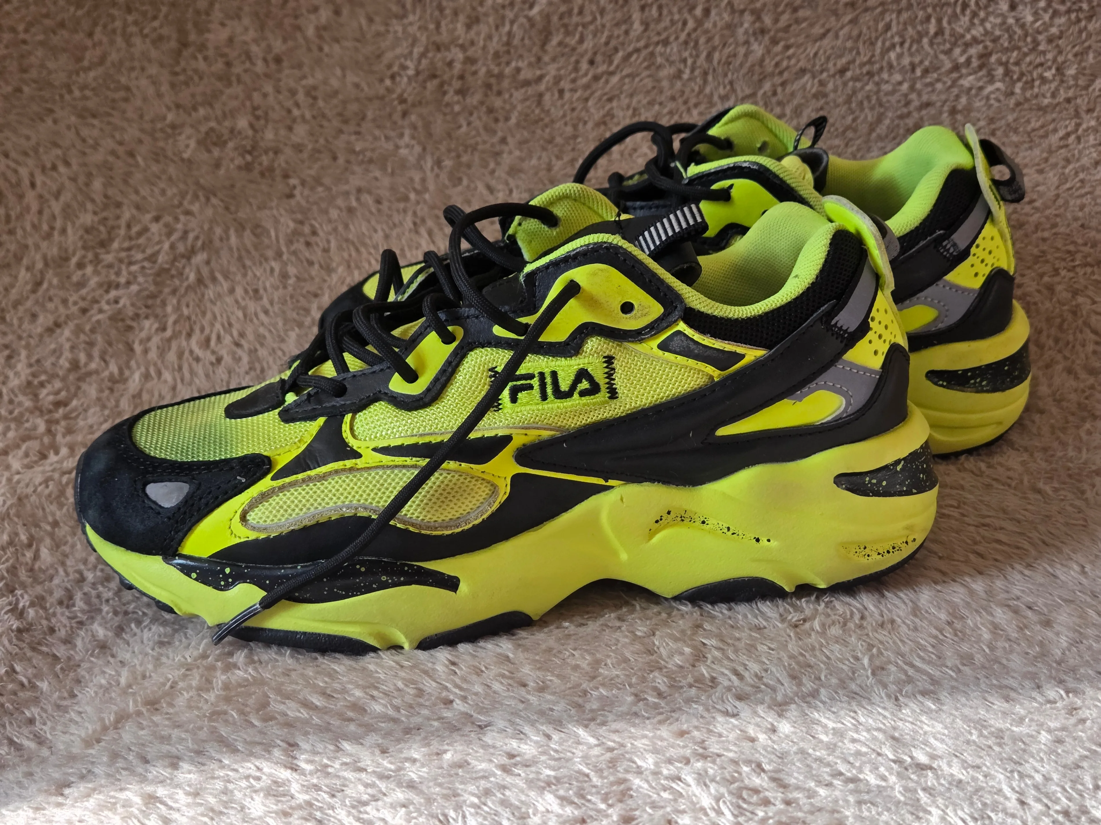 FILA Chunky Sneakers, Men’s US 8 – Neon Yellow