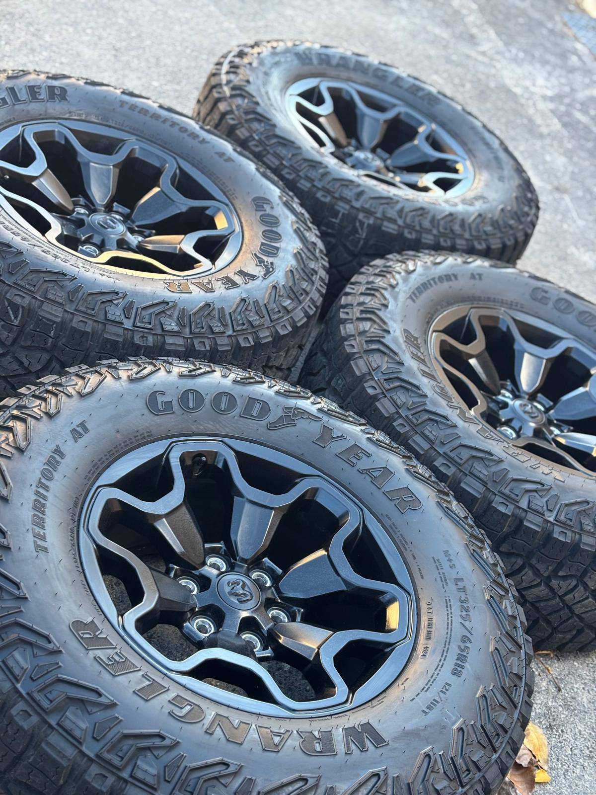 NEW OEM 18” RAM RHO rims(6x139)+LT325/65/R18 Goodyear A/T+TPMS