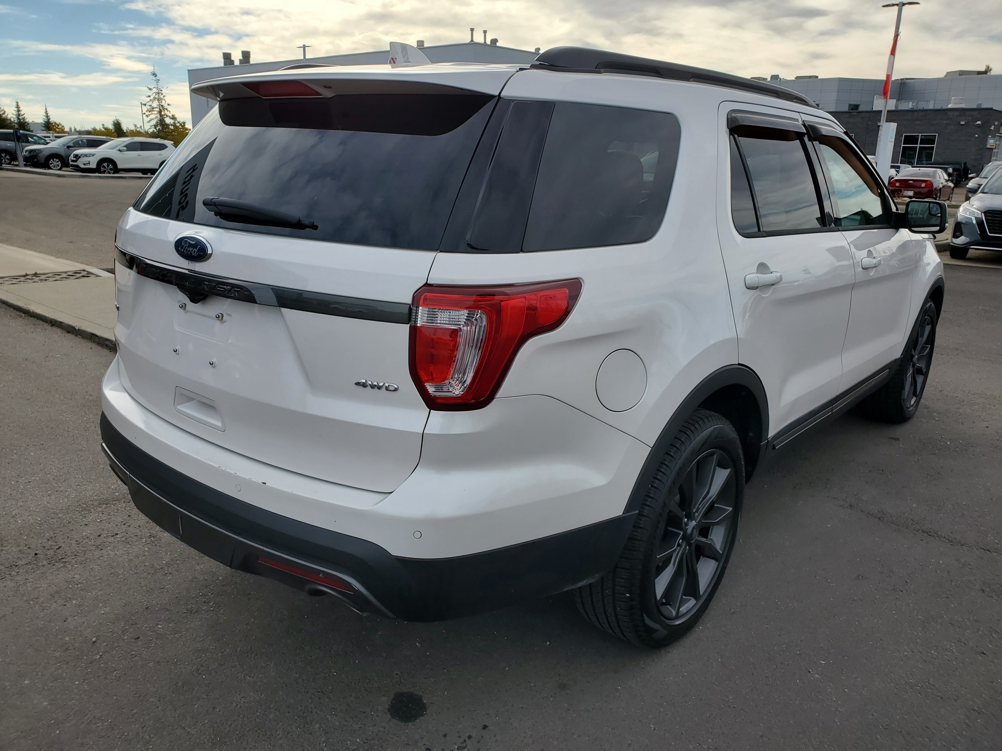 2017 Ford Explorer XLT - photo 3