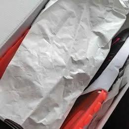 Women's Nike Air Max 270 - size 8.5 - Brand New image indicator(6)