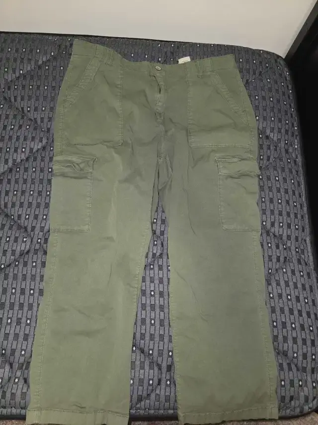 Denver Hayes Cargo Pants