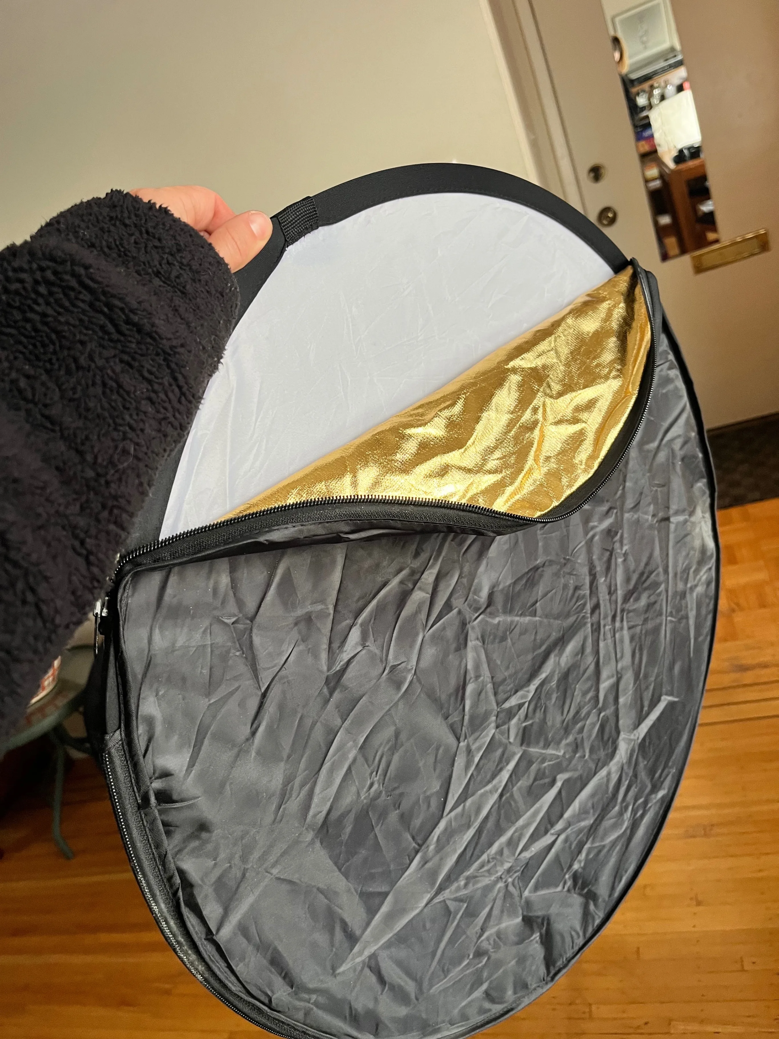 Savage 5‑in‑1 Round Photo Reflector (w/ Carry Pouch)