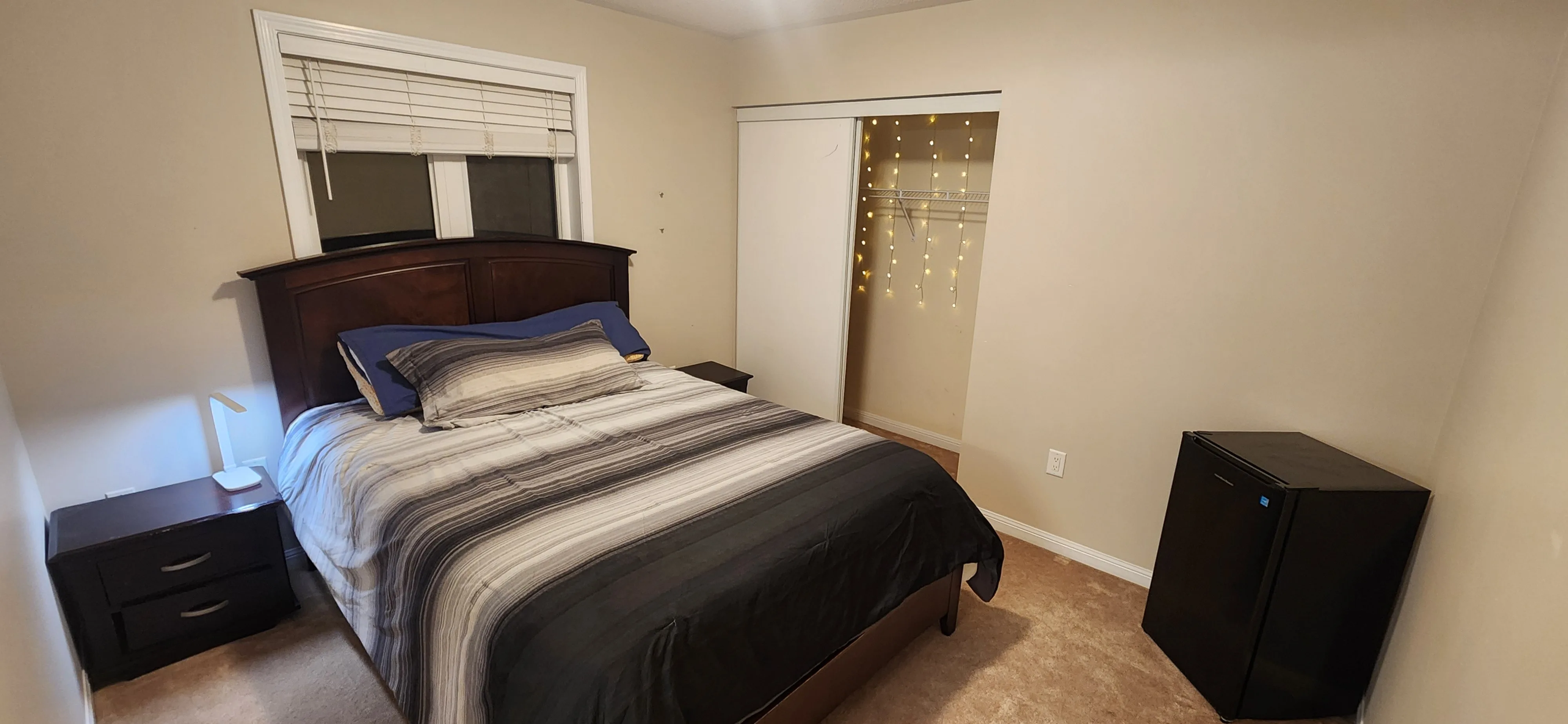 Room for Rent * Private Washroom  $775/mth couple $1200/mth image indicator(3)