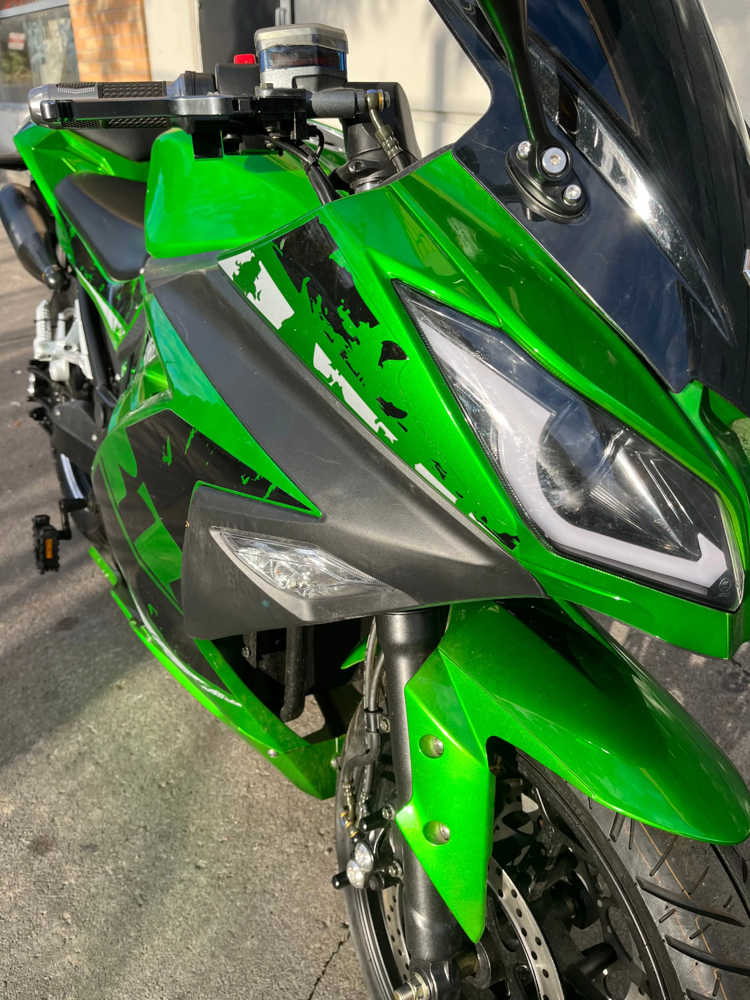 EMMO Zone Max Electric Motorcycle | Showroom Demo/Full Warranty image indicator(4)