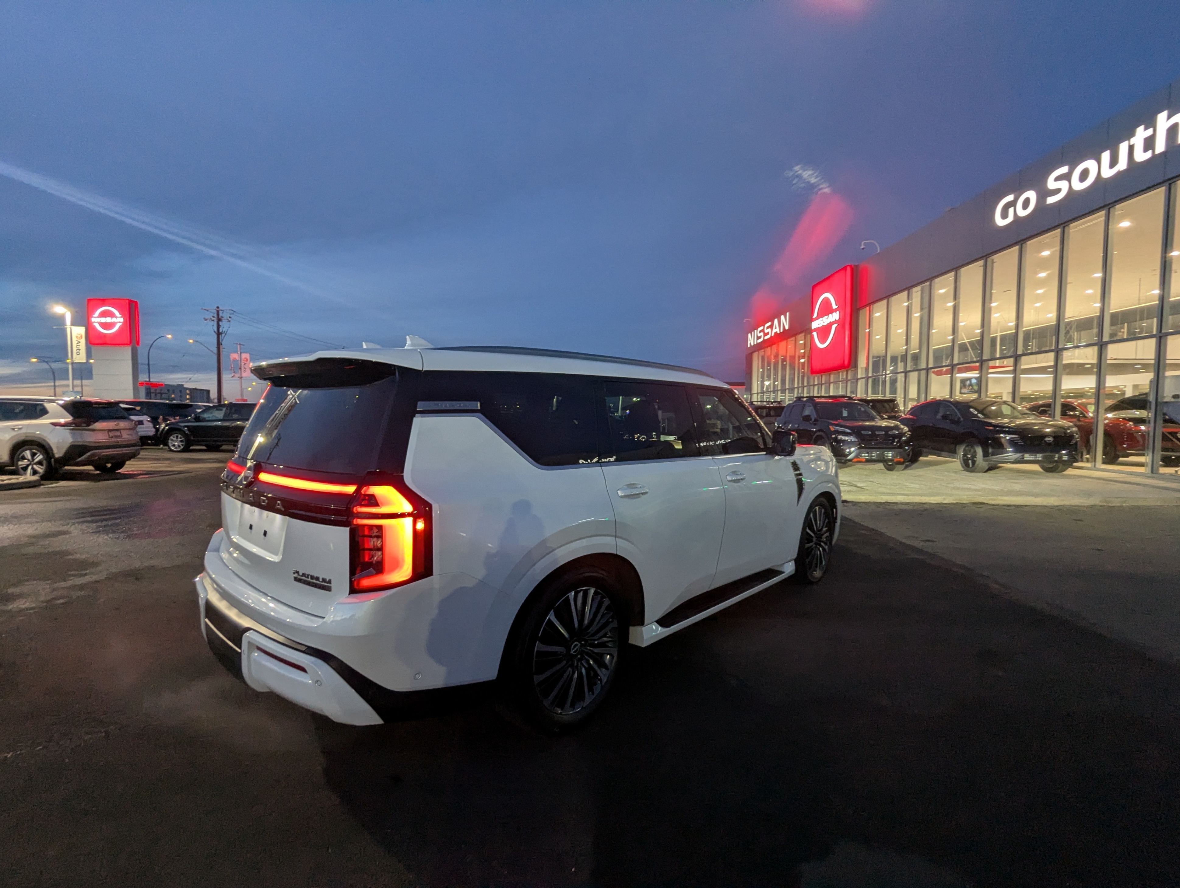 2025 Nissan Armada Platinum Reserve - photo 5