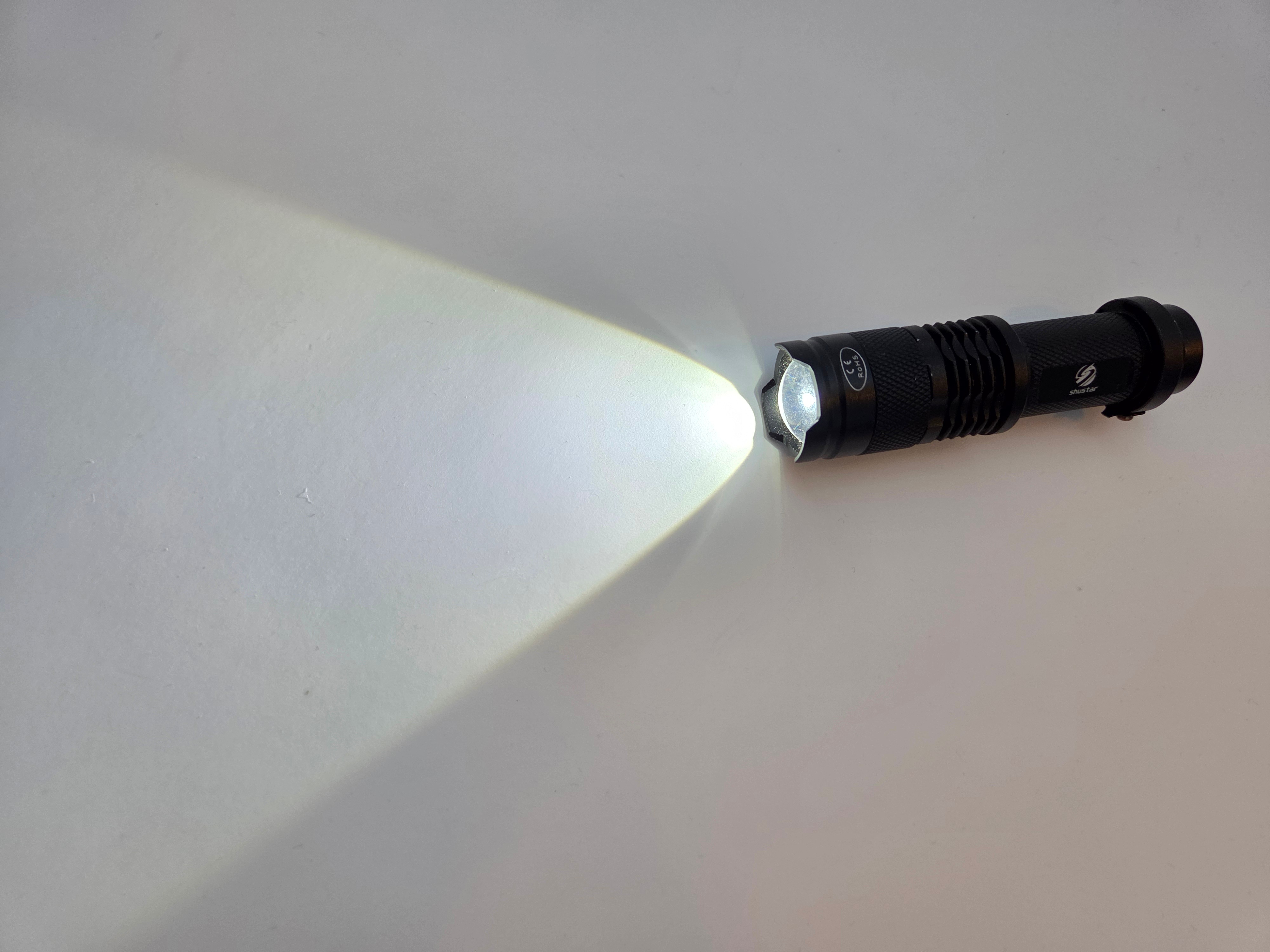 2x Compact Zoomable LED Flashlights Q5 Set - photo 3