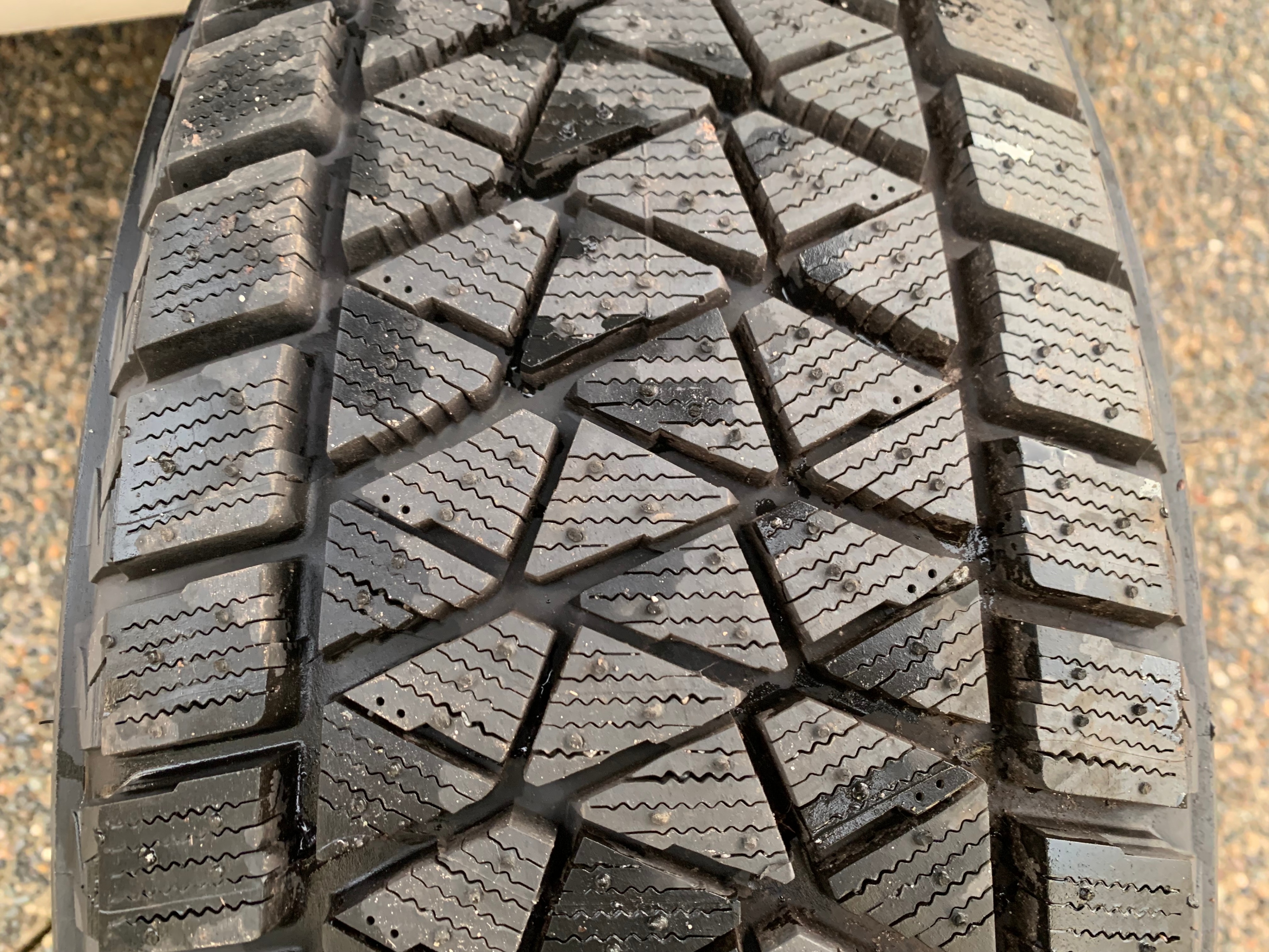 1 X Single BRAND NEW 235/60/18 M+S 107S Bridgestone Blizzak DMV2 - photo 2