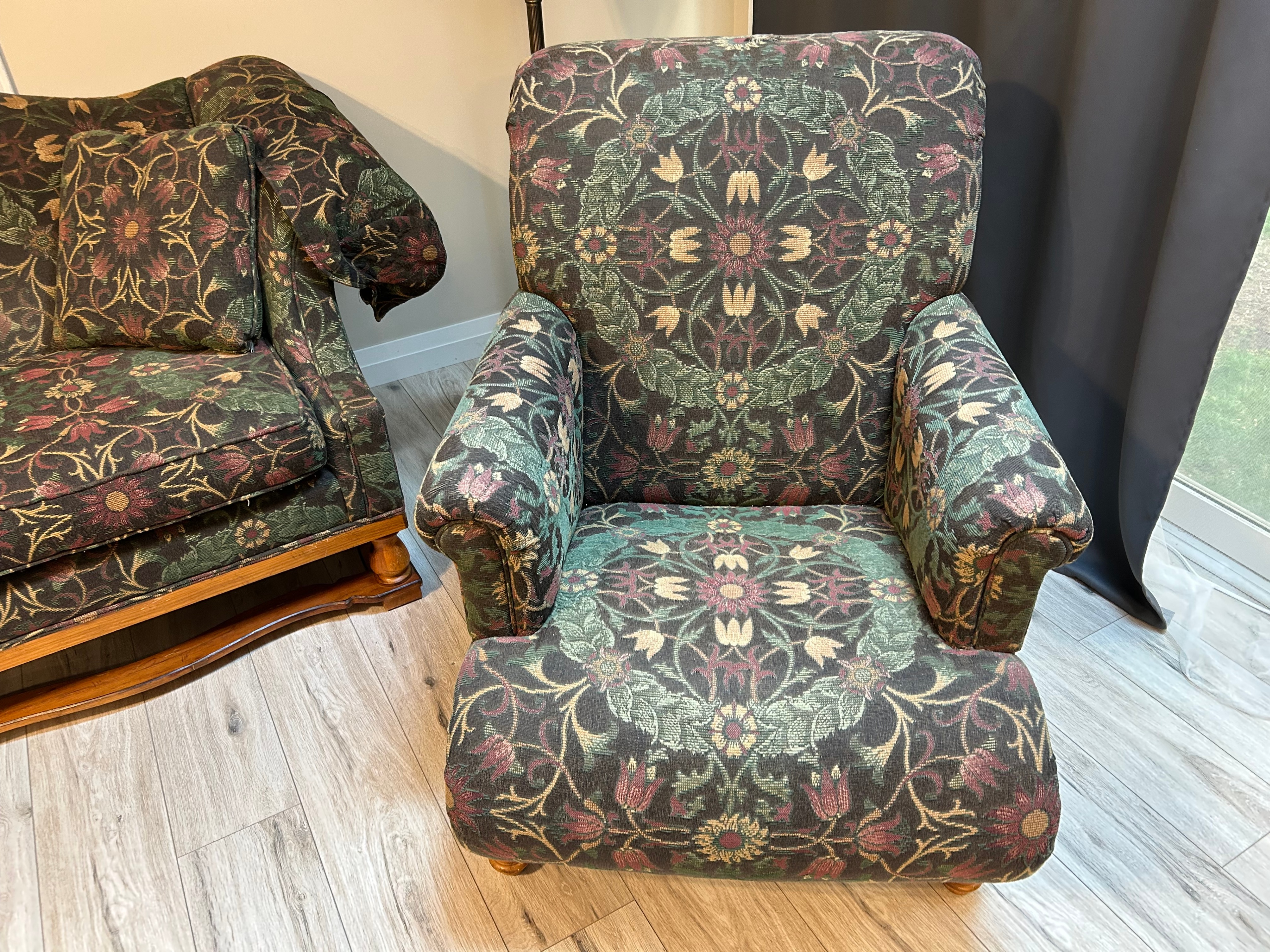 SET: Couch & Matching Chair - photo 2