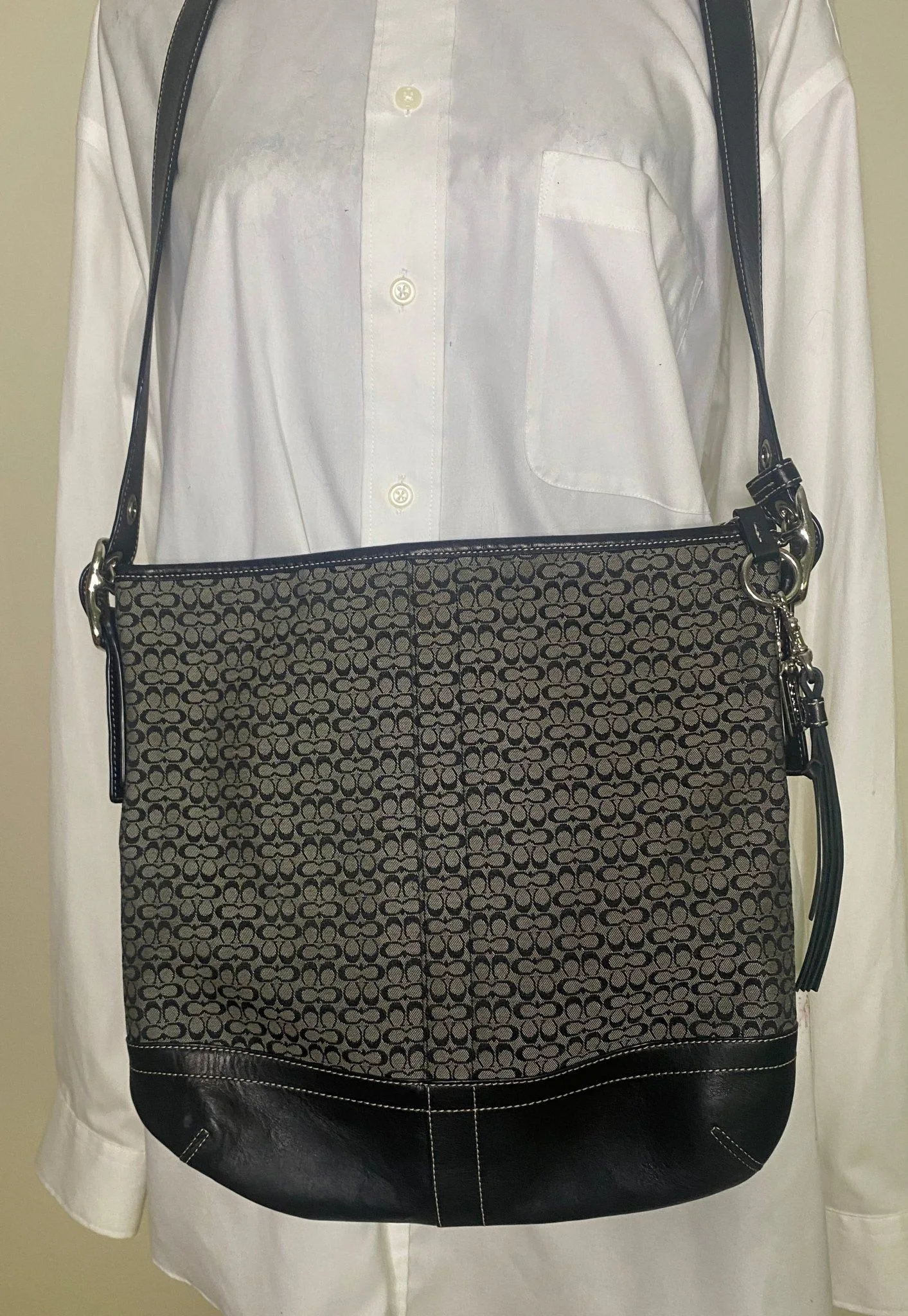 Coach Signature Jacquard Black Gray Crossbody Purse F065-F10416 image indicator(3)